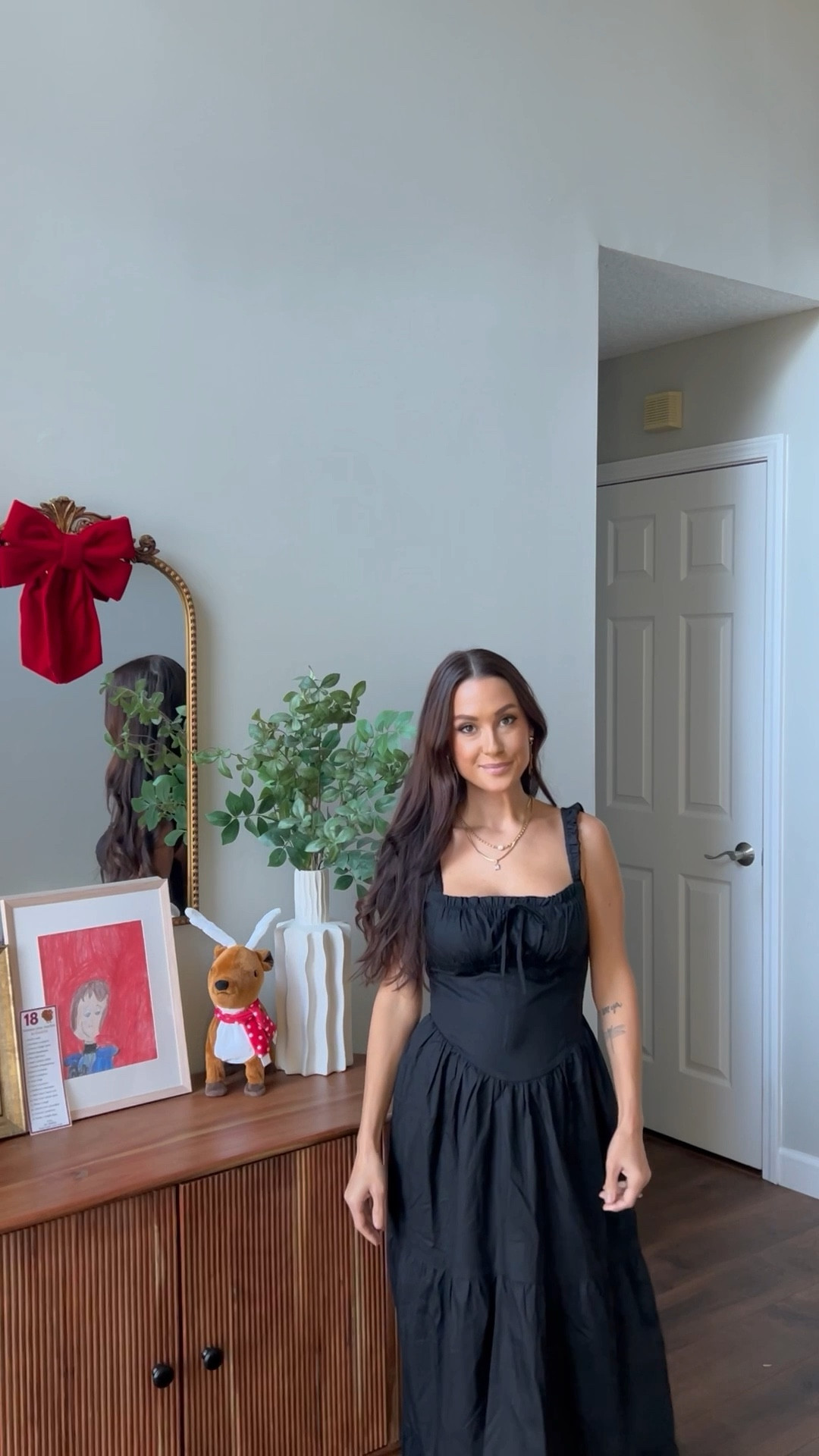 Black Holiday Dress 

Christmas party dress, black dress, revolve dresses 

#LTKFindsUnder100 #LTKHoliday #LTKSaleAlert