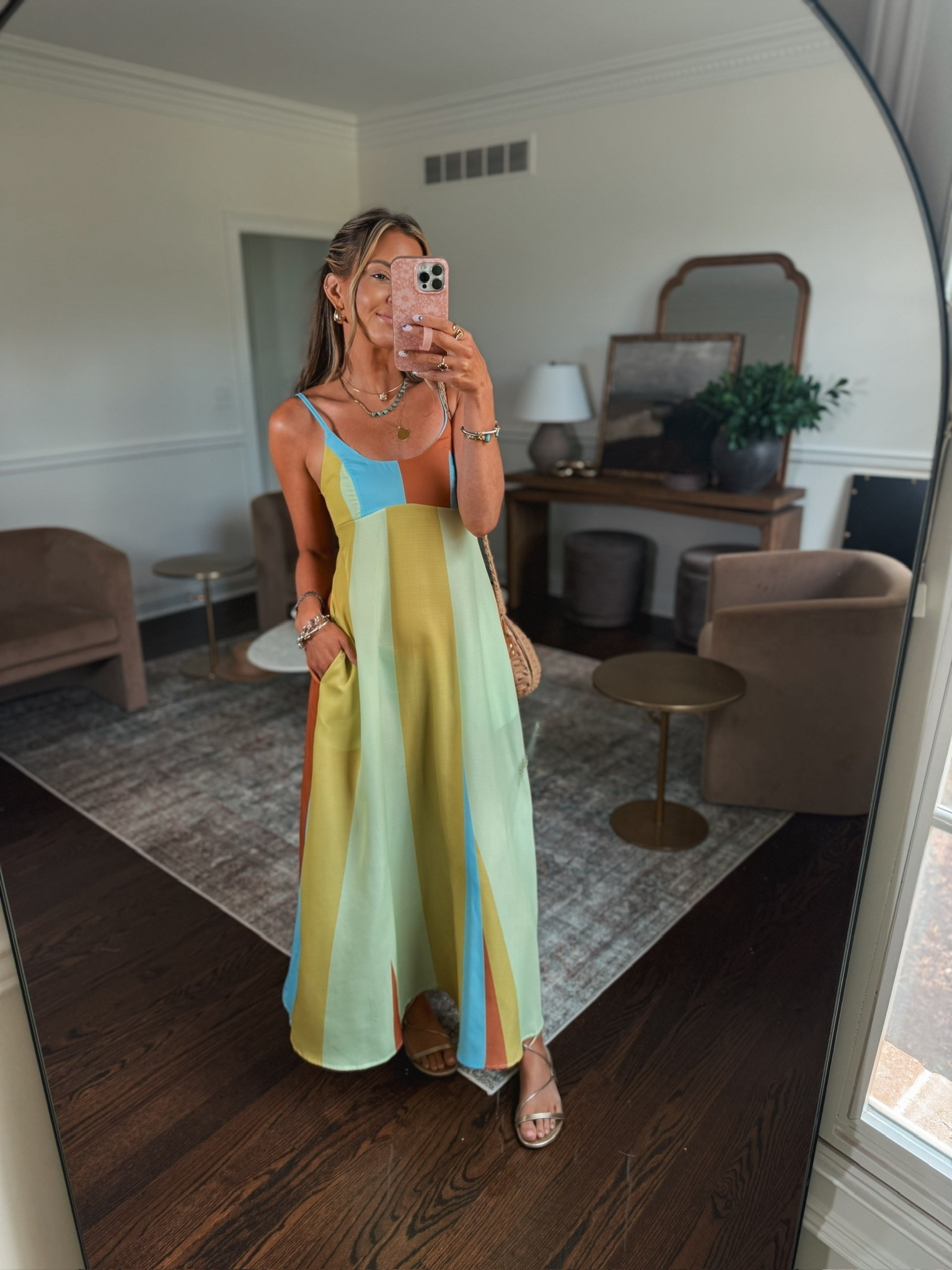 The prettiest dress for any summer occasion!! ☀️🌼🤍🩵
