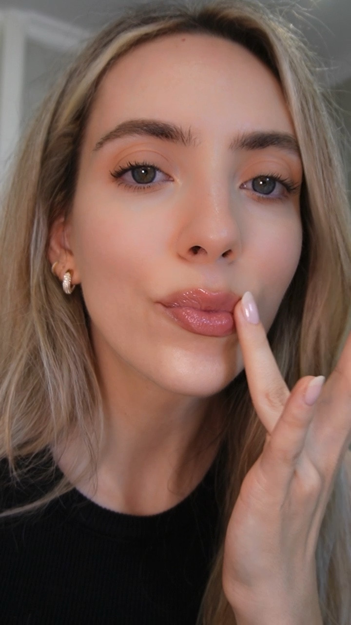 Juiciest lips for under the Sun ☀️

These lip balms and lip plumpers from Tarte Cosmetics are bomb for any lip gloss lover.

They’re creamy, hydrating and shine brighter than a diamond! I’m a matte lip girl but these stole my heart.

They make your lips look like glass and way bigger. Adding then into my bag for my holidays for sure 👌🏻

#LTKSeasonal #LTKbeauty #LTKFind