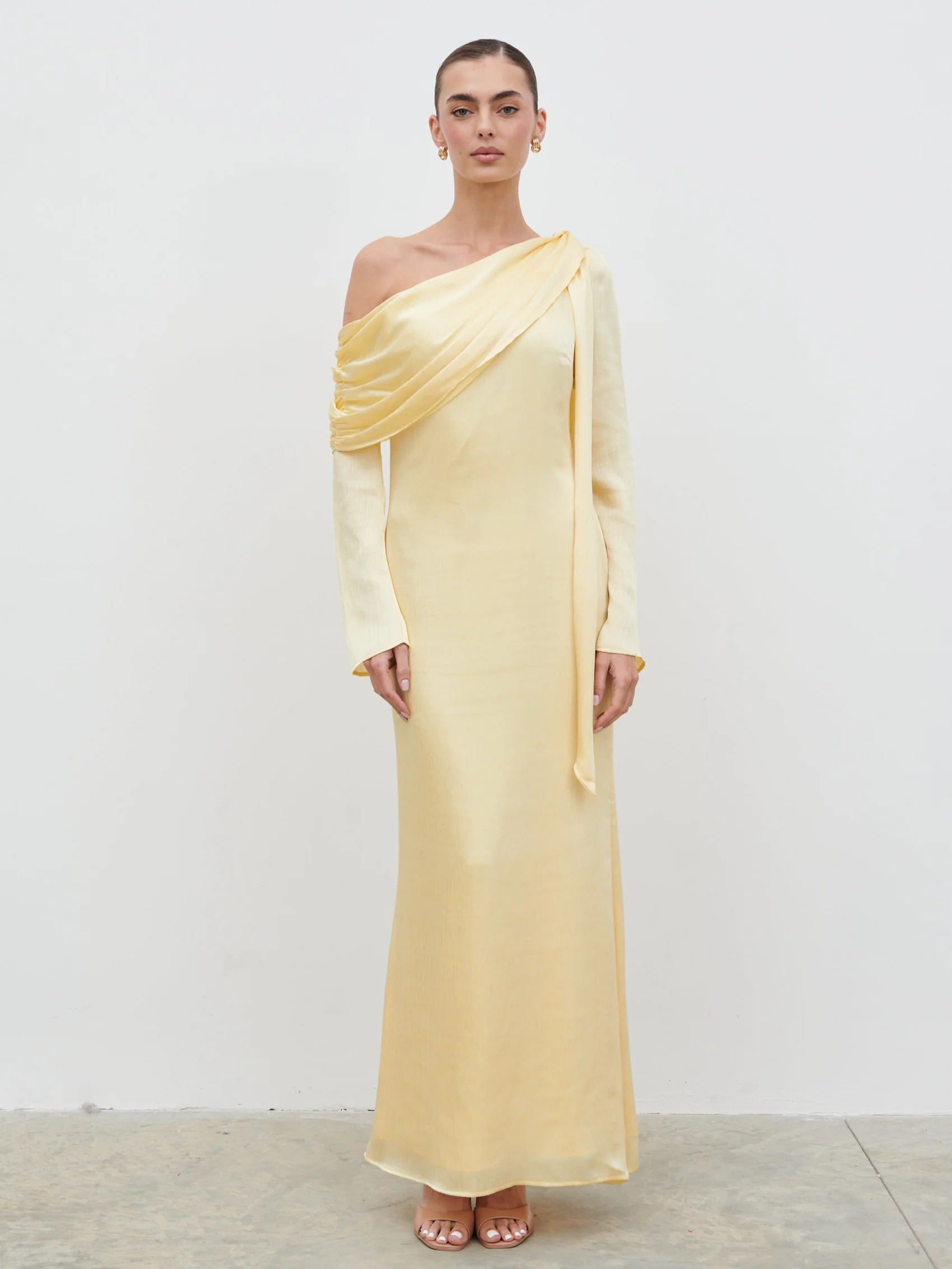 Neomie One Shoulder Tie Chiffon Maxi Dress - Lemon | Pretty Lavish (UK)