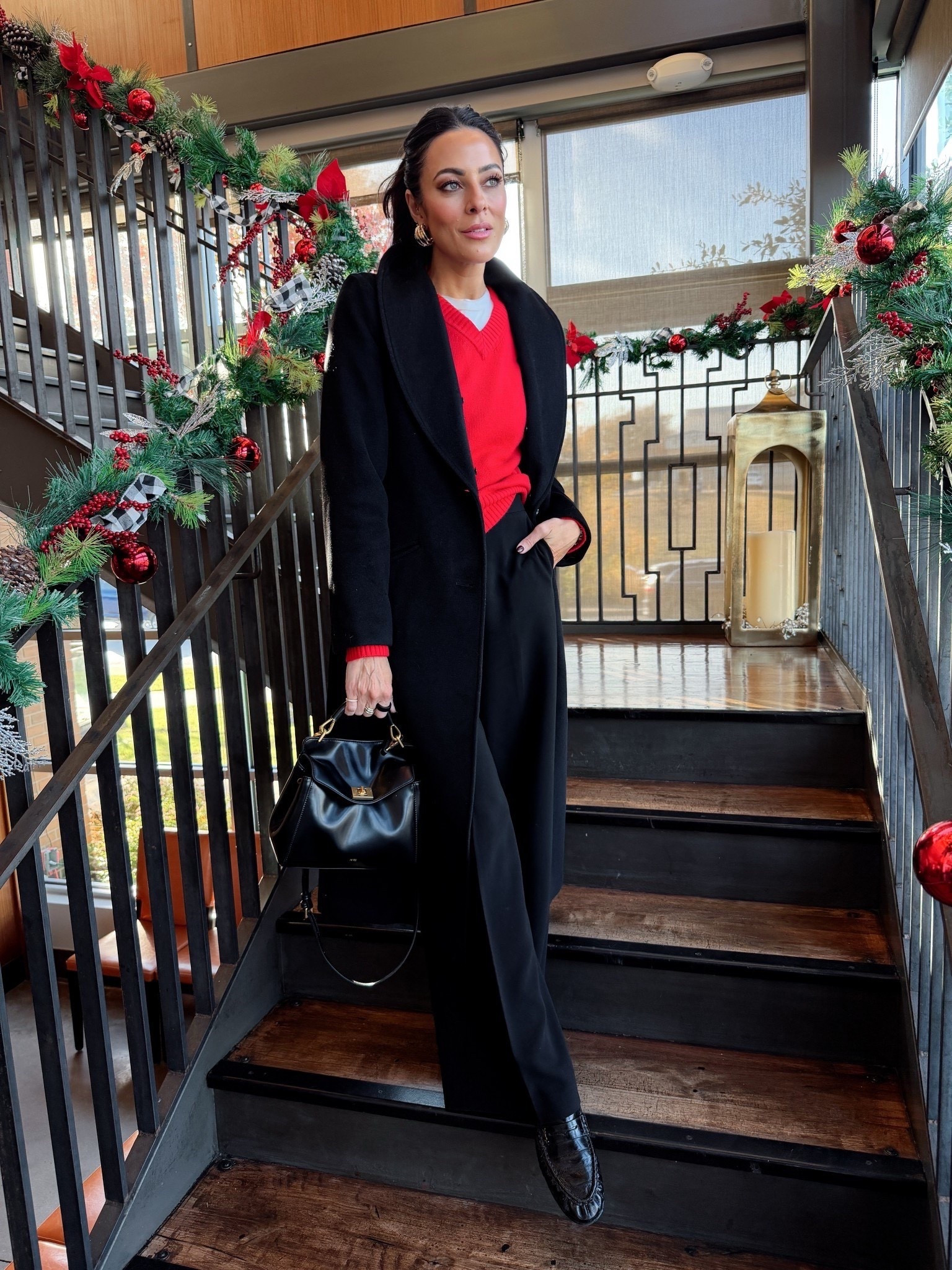 Happy Holidays! 




Coat, trousers, holiday, Dallas 

#LTKOver40 #LTKSeasonal #LTKHoliday