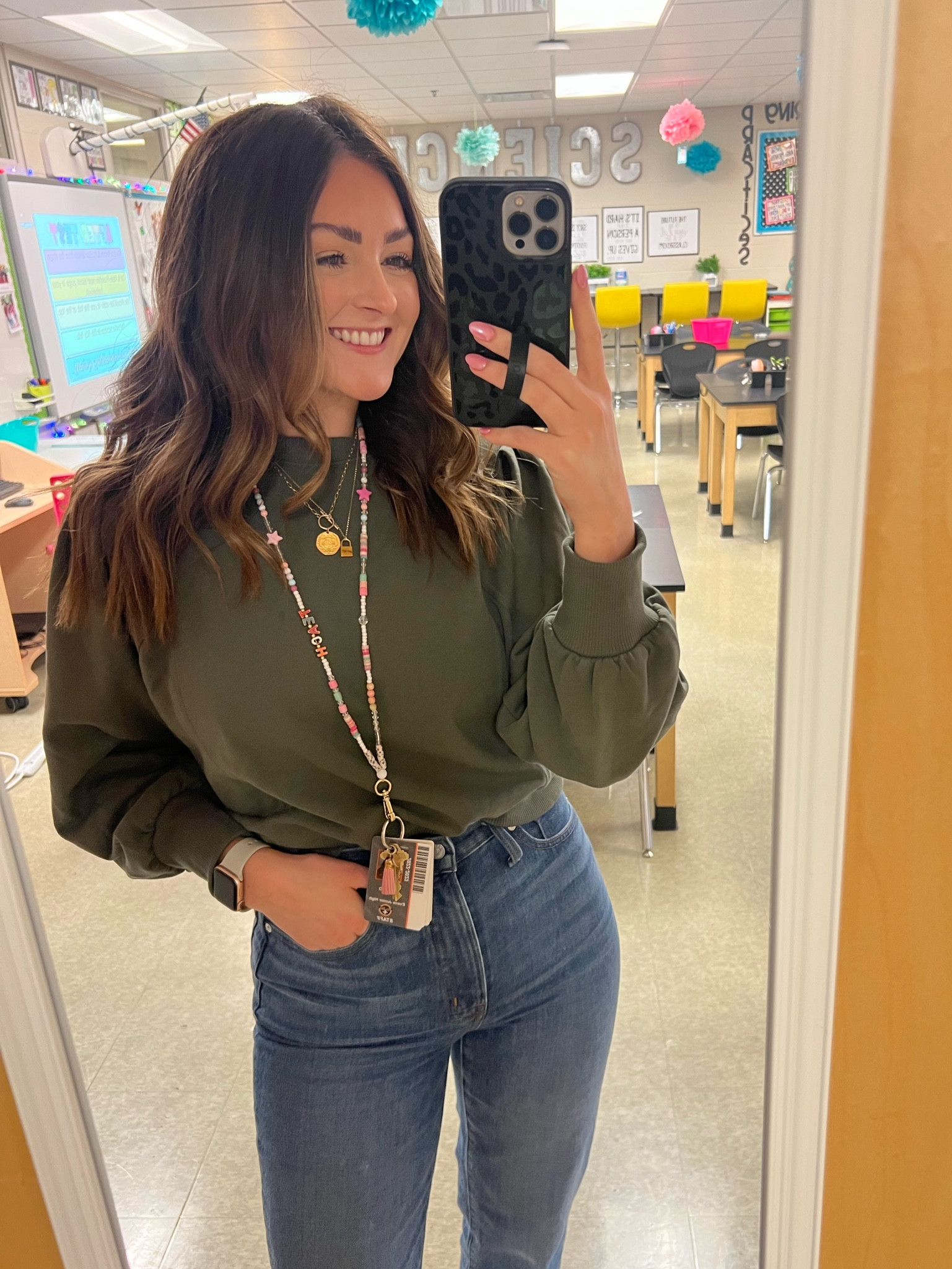 Sweatshirt: small
Jeans: 26R