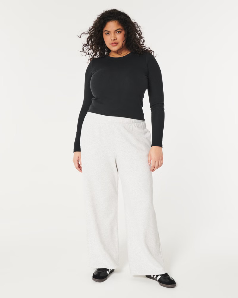 Long-Sleeve Ribbed Crew Baby Tee | Hollister (US)