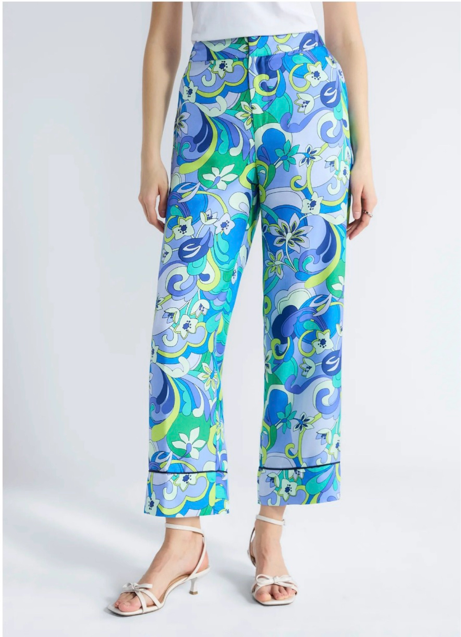 Blue & Green Printed Pants 💙 Affordable Statement Pants from Walmart


Such a fun statement piece 💙 These blue and green printed pants have the prettiest bold, retro-inspired pattern and an easy straight-leg cropped fit. They’re lightweight and silky, making them perfect for warm weather while still looking polished and elevated.

I love these styled simply with a classic white top and neutral sandals to let the print shine ✨ Perfect for vacation outfits, brunch, or adding a pop of color to your everyday wardrobe—all at an amazing price point.

printed pants outfit, colorful statement pants, Walmart fashion finds, affordable summer outfit, blue green print pants, vacation outfit ideas, bold print outfit, straight leg cropped pants, preppy colorful style, chic casual outfit, budget friendly fashion, resort wear outfit

#LTKOver40 #LTKSeasonal #LTKWorkwear