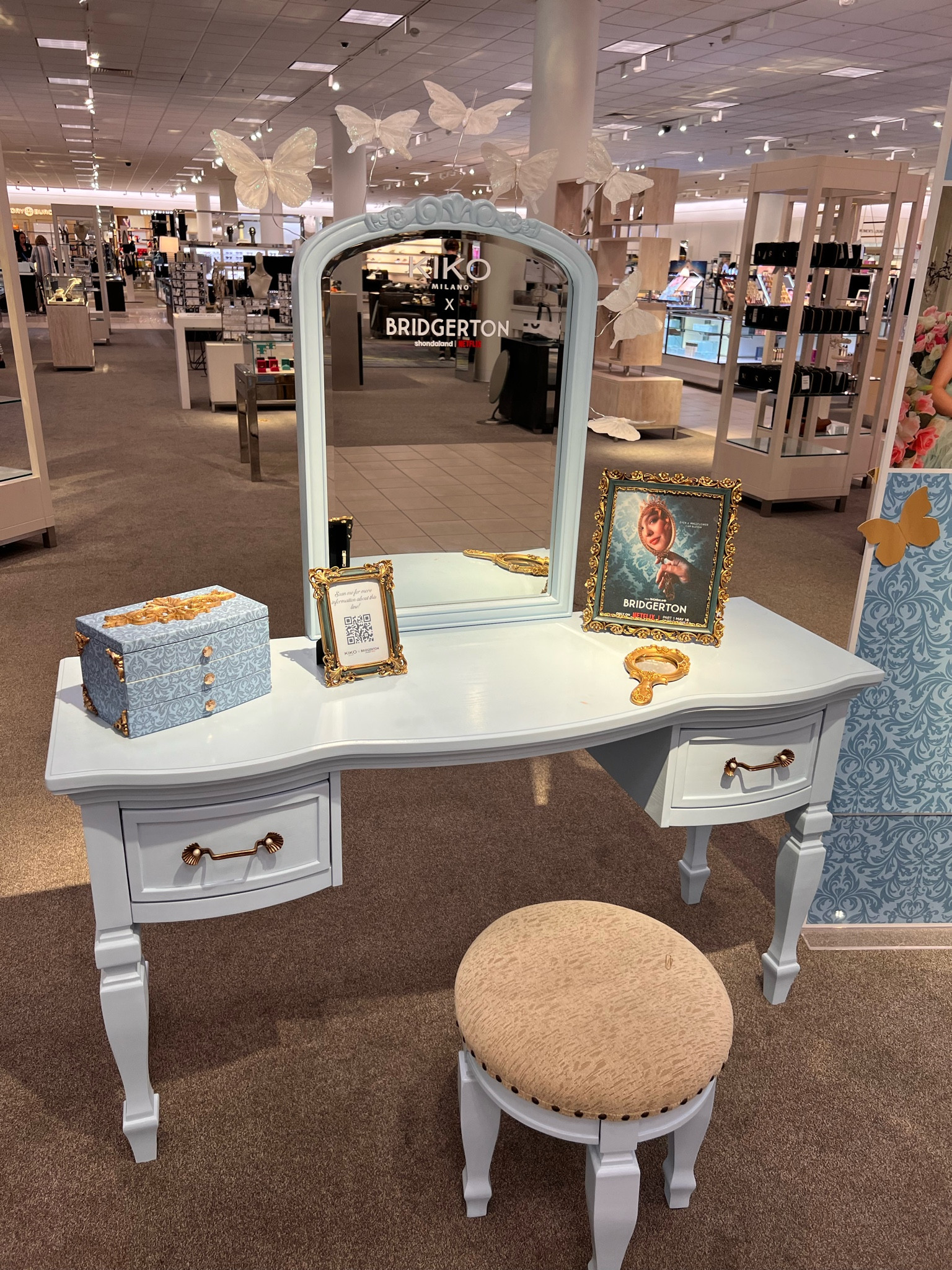 Beautiful display & fun make-up if your looking for a fun Mardi Gras make up this might be for you.

#LTKParties #LTKBeauty #LTKFestival