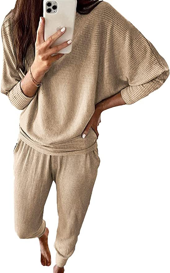 PRETTYGARDEN Women's 2023 Fall Fashion Outfits 2 Piece Sweatsuit Solid Color Long Sleeve Pullover... | Amazon (US)