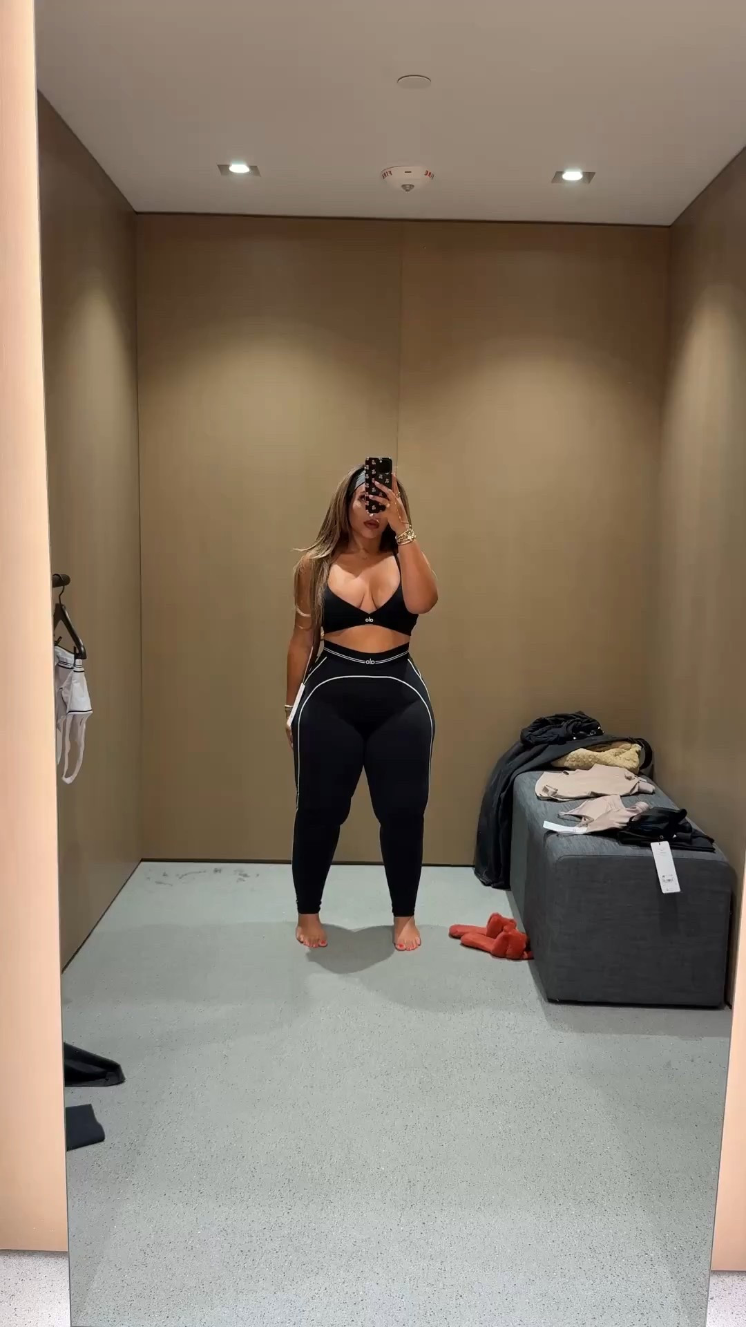 Alo must have set! I’m wearing a size large in both items. The entire site is 30% for Black Friday!


#LTKMidsize #LTKSaleAlert #LTKCyberWeek