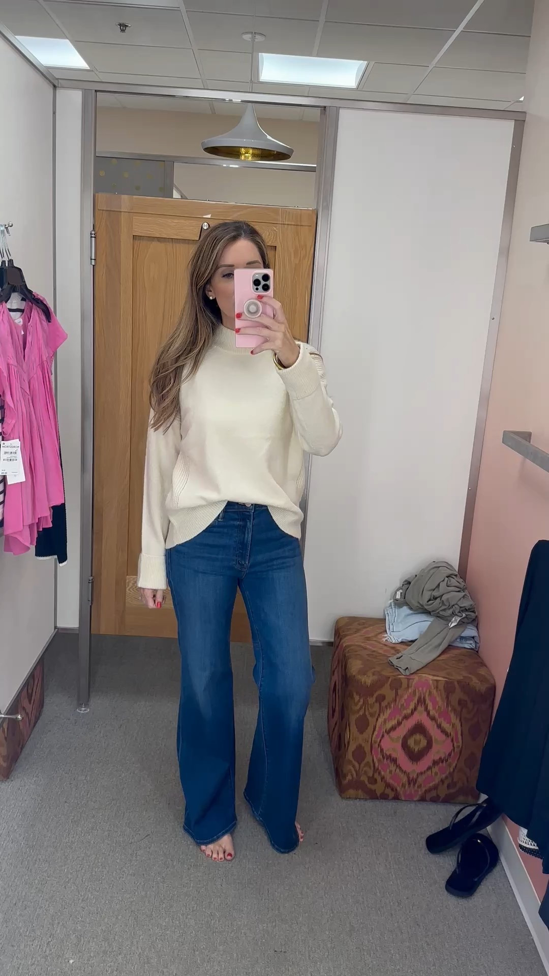 NSALE
Sweater size small. Comes in multiple colors