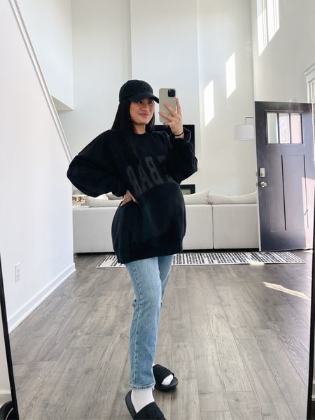 Oversized sweatshirt & the perfect maternity jeans 👏🏼🖤

#bumpstyle #maternityfashion #everydaystyle #bumpootd #casualstyle

#LTKbump #LTKfindsunder100 #LTKstyletip