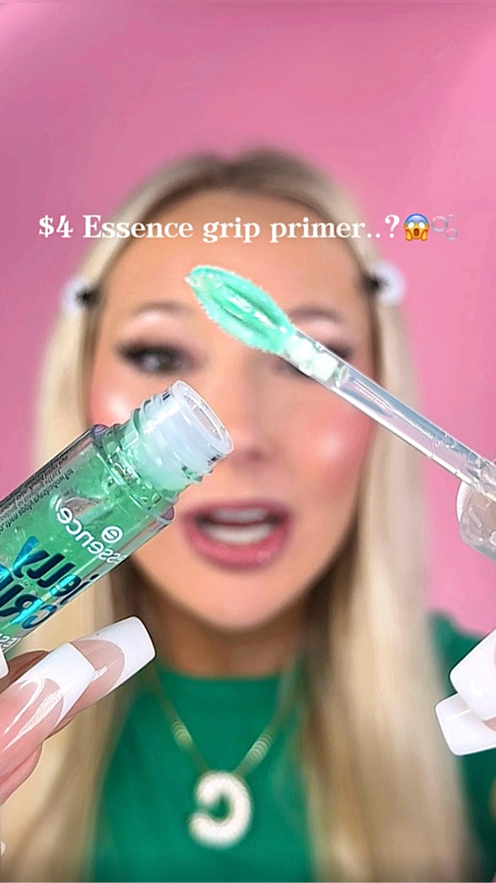 New essence eye jelly..?👀🪼

No bc I was NOT expecting us to be able to stick random things to my eye for this only being $4?! AND sticking while blinking omg!😭 Quite literally feels like an makeup hack for hooded eyes!! WOW👏💋 @essencemakeup

WHAT DO WE THINK OF THIS?😍

PRODUCTS—
•@essence_cosmetics jelly eyeshadow primer & jelly prep & set setting mist @ultabeauty @ulta 
•@catrice.cosmetics @catrice.us eyeshadow palette 
•@danessamyricksbeauty @danessa_myricks beauty lightwork palette 
•@hudabeauty easy bake pressed setting powder 
_______
#explore #makeup #beauty #makeupideas #makeuphacks newmakeup affordablemakeup makeuplover makeuplook makeuphaul makeuptutorial beautycreator makeuptrend explorepage makeupchallenge viralmakeup trending viral makeupreel, best affordable makeup dupes, best drugstore makeup products, hooded eye makeup hacks, drugstore gripping makeup primers, new essence makeup dupes

#LTKselfcare #LTKgrwm #LTKBeauty