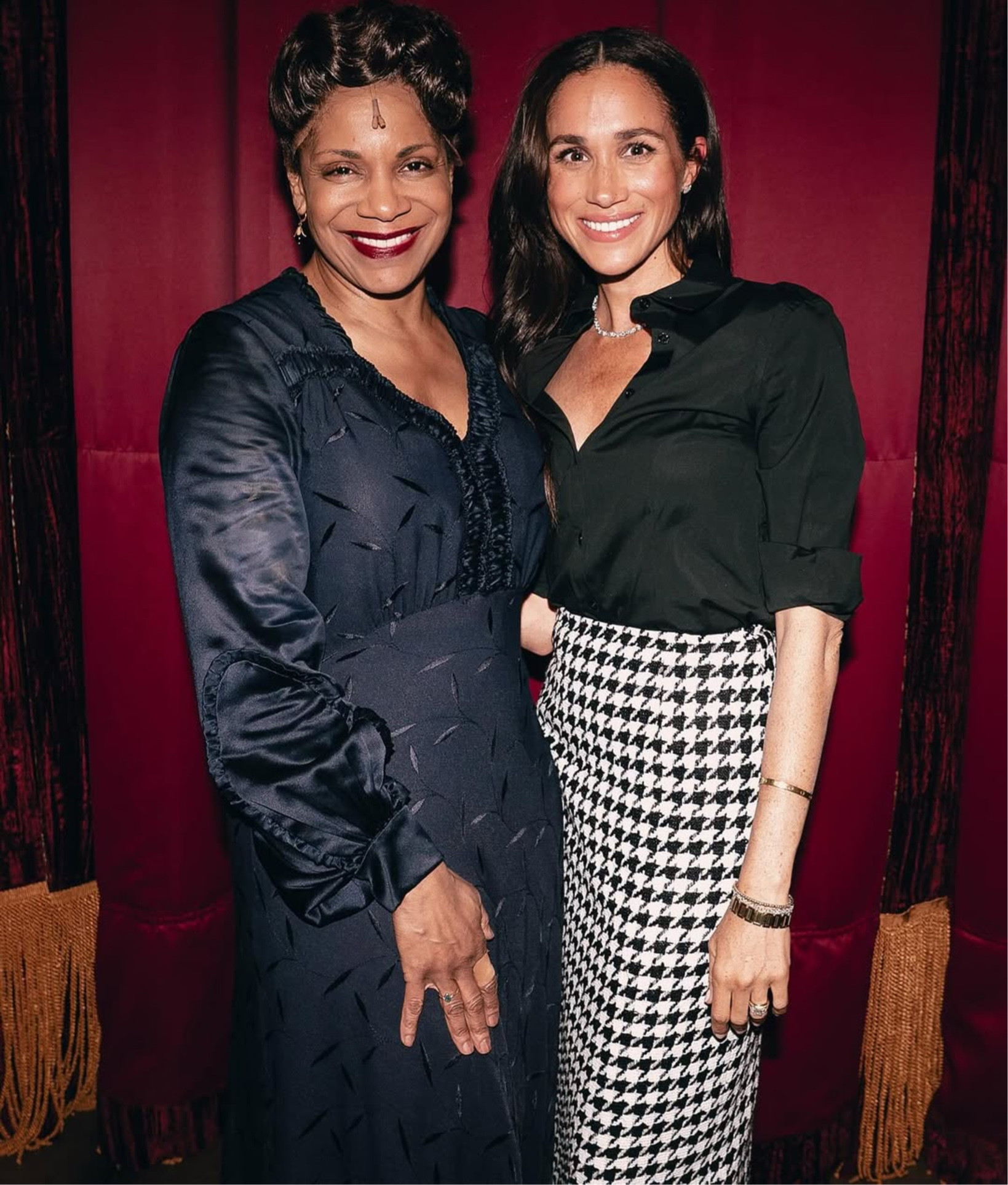 @meghan attended a Broadway performance of Gypsy last night, and posed with @audramcdonald backstage wearing a $1,390 @carolinaherrera houndstooth pencil skirt.  Hot! Or Hmm..? Find a link to purchase in our bio. 
📸: Michaelah Reynolds
#meghanmarklefbd  #meghanmarkle #meghanmarklestyle #duchessofsussex #meghanmarklefashion #sussexroyal #RoyalStyle #MeghanEffect #broadway