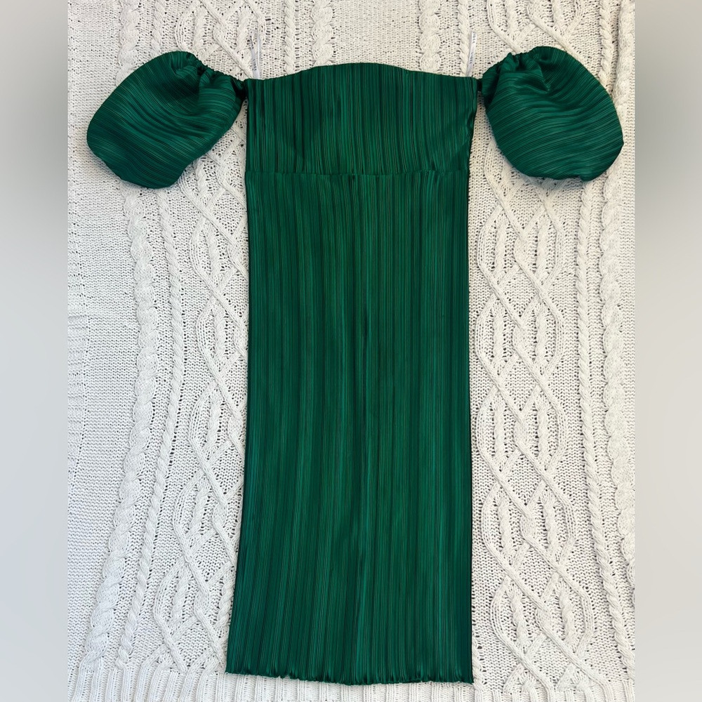 L'Id\u00e9e Sirene Off-The-Shoulder Puff shoulder Pleated Gown | Poshmark