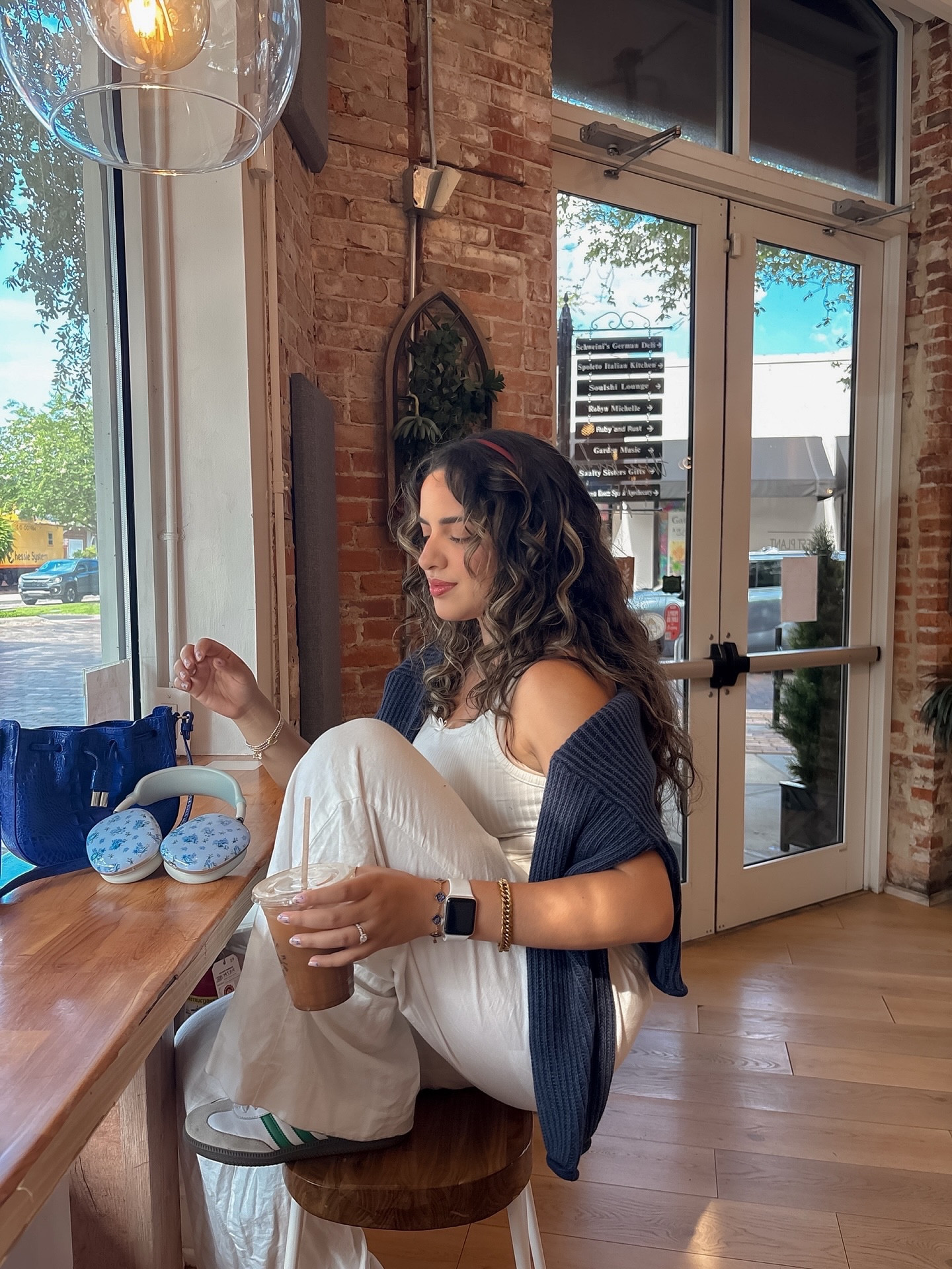 pretending i’m in nantucket instead of the florida humidity 🤠🦋🫐🩵🪽🍦