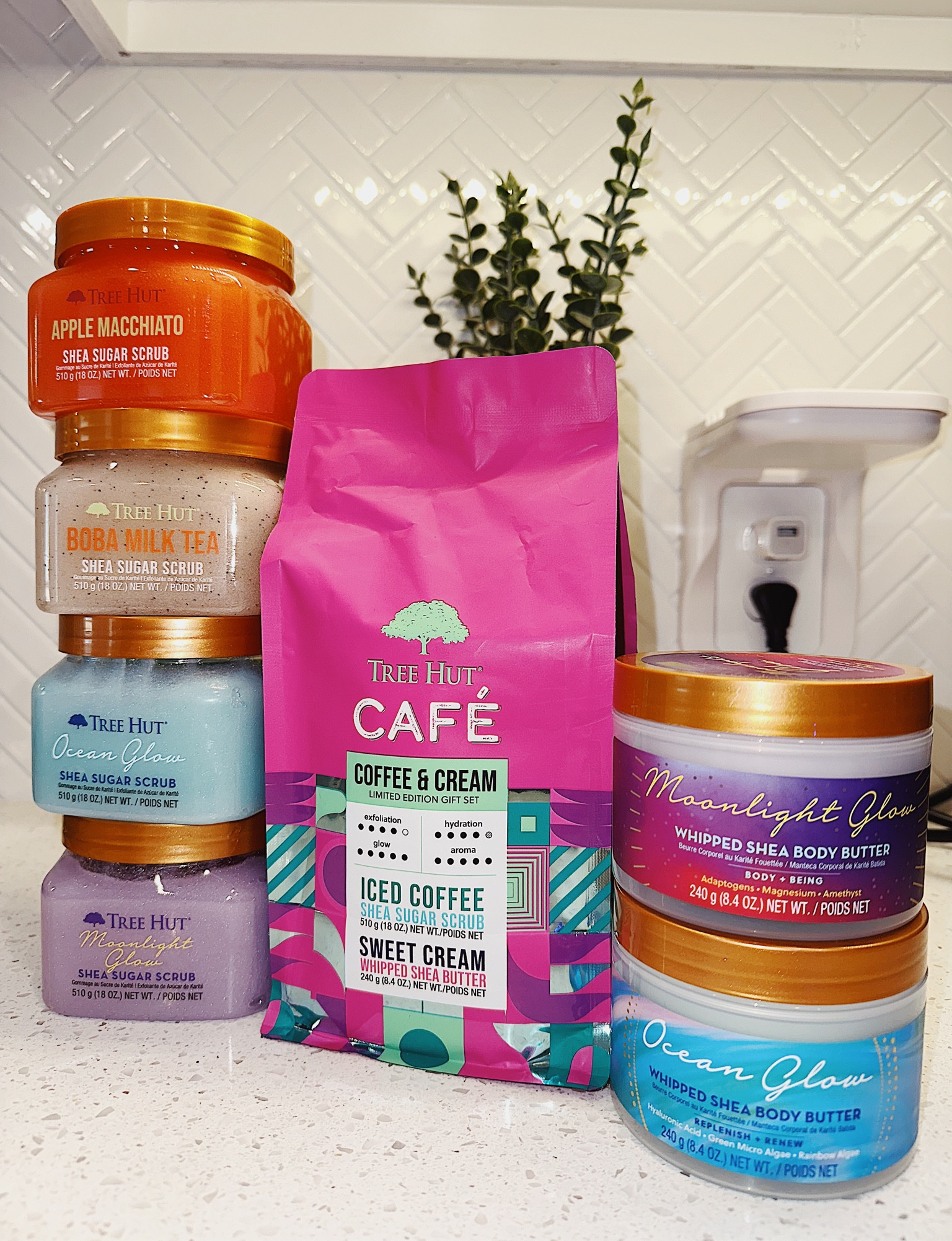 some of the new releases from tree hut 🫶🏾 ocean glow, moonlight glow, and sweet cream are my absolute favorites of the newer releases 

tree hut, tree hut scrubs, body care routine, ulta haul, skincare routine, everything shower, shower products, target haul, limited edition tree hut, fall line tree hut 

#LTKSeasonal #LTKbeauty #LTKBacktoSchool