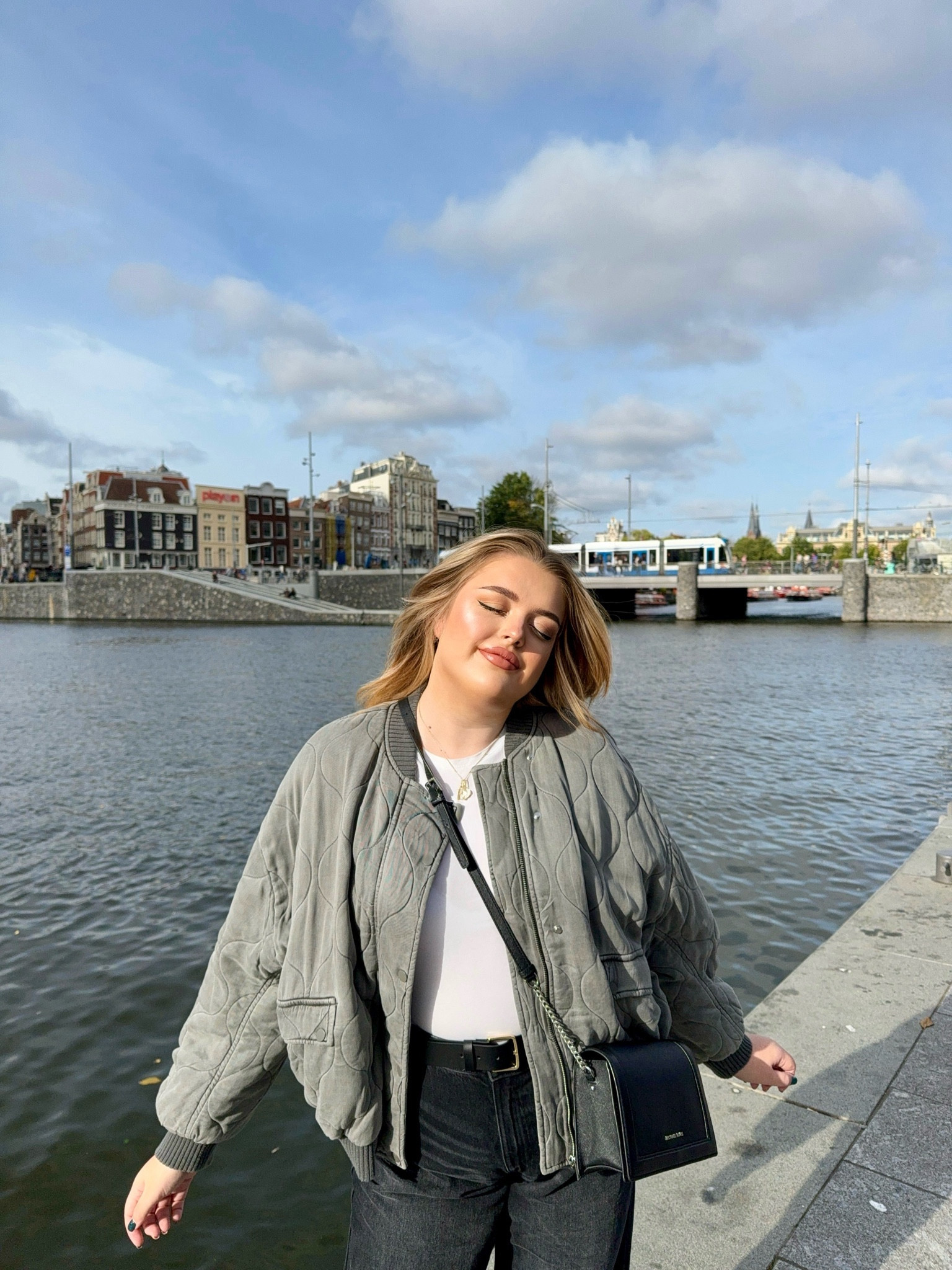An outfit for the girls who love grey 🩶

(Jacket is Zara but I couldn’t tag on here 🥲)

#LTKeurope #LTKstyletip #LTKSeasonal