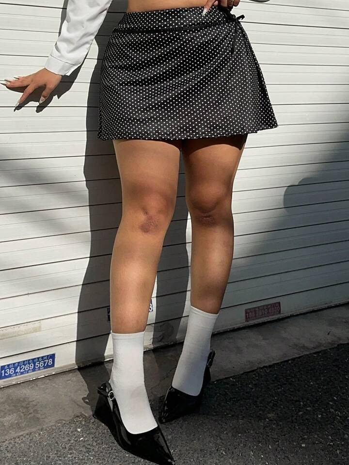 POPSWAY Plus Size Women Black Polka Dot Elegant Casual Minimalist Daily Wear Slit Hem Mini Skirt | SHEIN