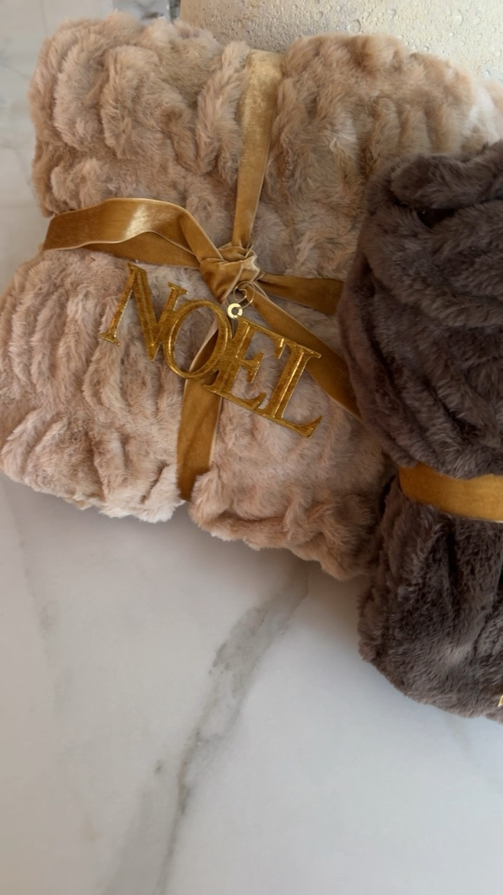 Under $30 gifts! Gift guide, Walmart gifts, target gifts, gift ideas, gift guide for the hostess, gifts for in laws, Walmart home

#LTKfindsunder50 #LTKhome #LTKGiftGuide