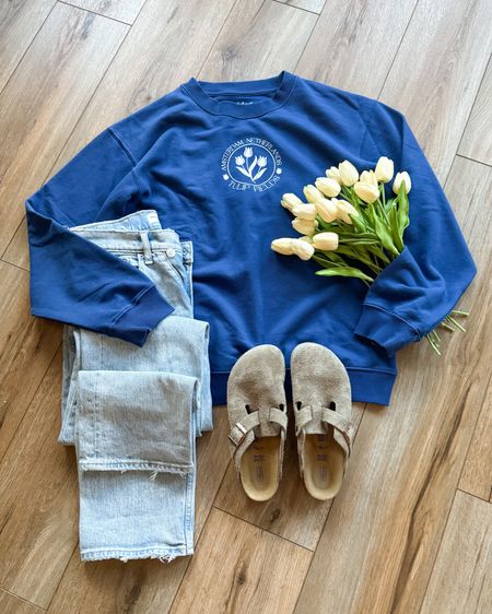 Casual outfit. Casual winter outfit. Spring transitional outfit. Casual spring outfit. Early spring outfit. Birkenstock Boston clogs. 90s jeans. Cozy sweatshirt.

#LTKSeasonal #LTKsalealert #LTKGiftGuide
