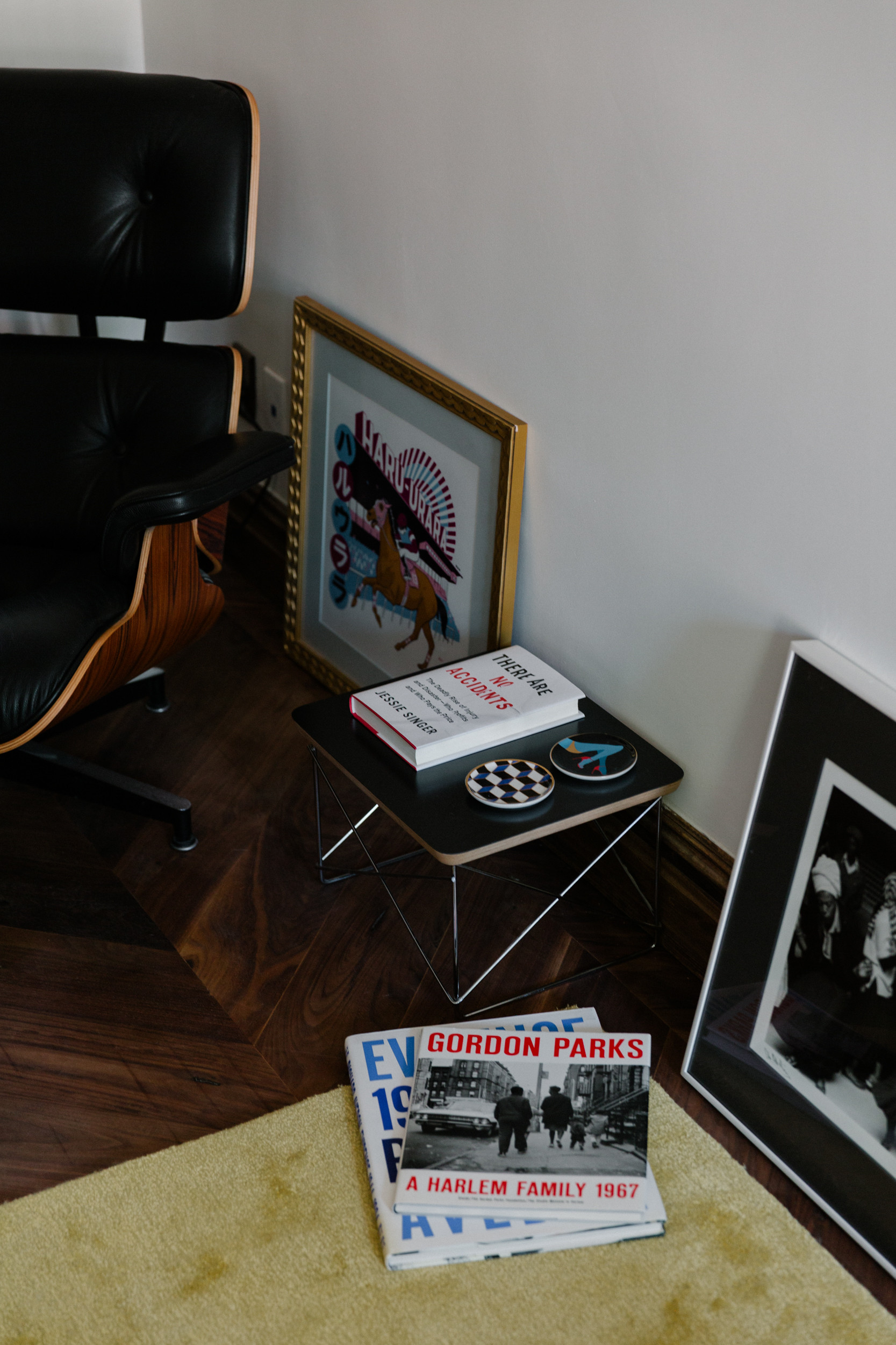 A detailed look into this room... 

 