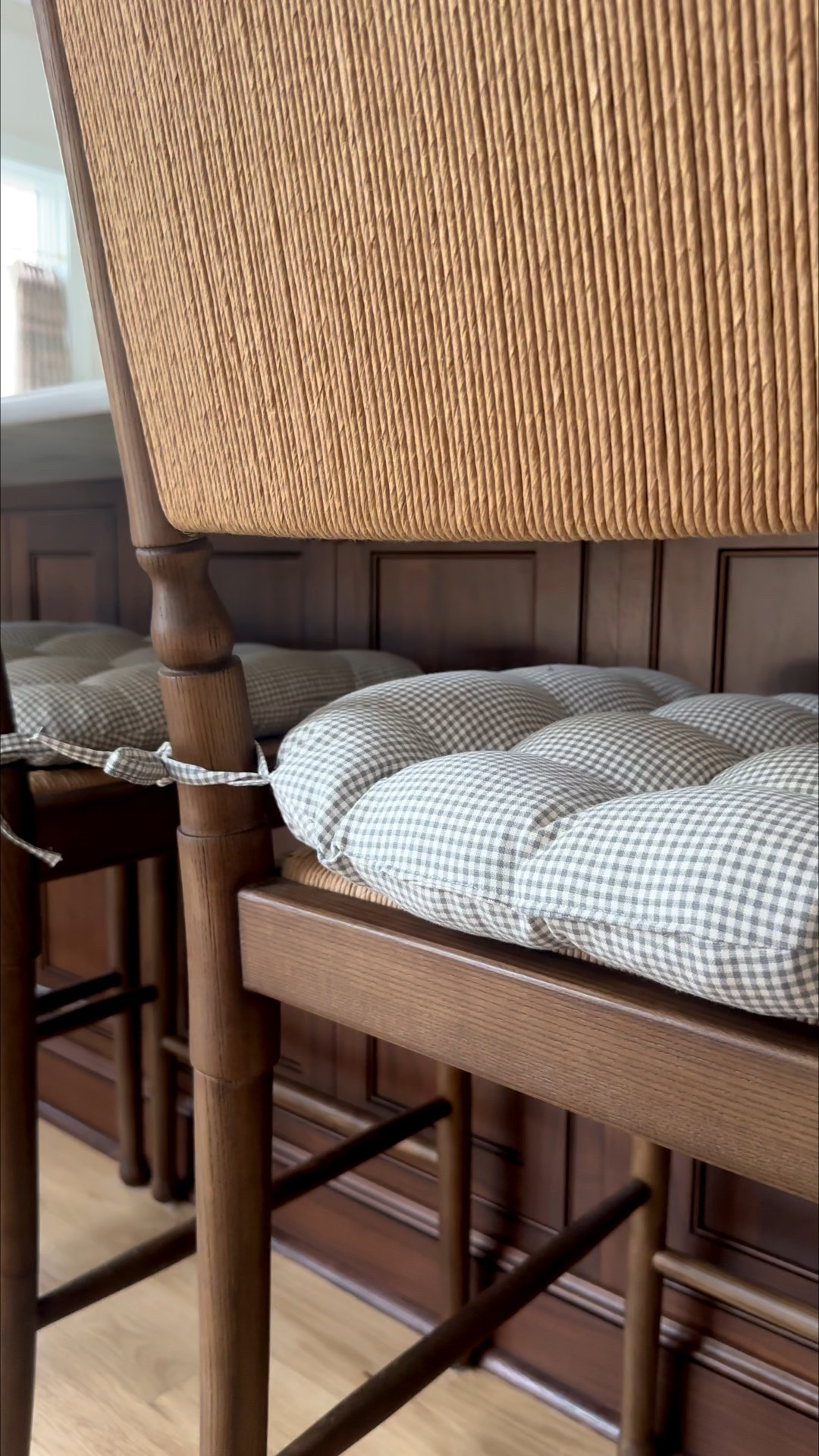 After considering custom cushions, I figured I’d try this pack of 4 from @amazon and I am SO glad I did. It’s truly the most perfect blue tone. They come in many other stunning patterns and sizes, RUN! 