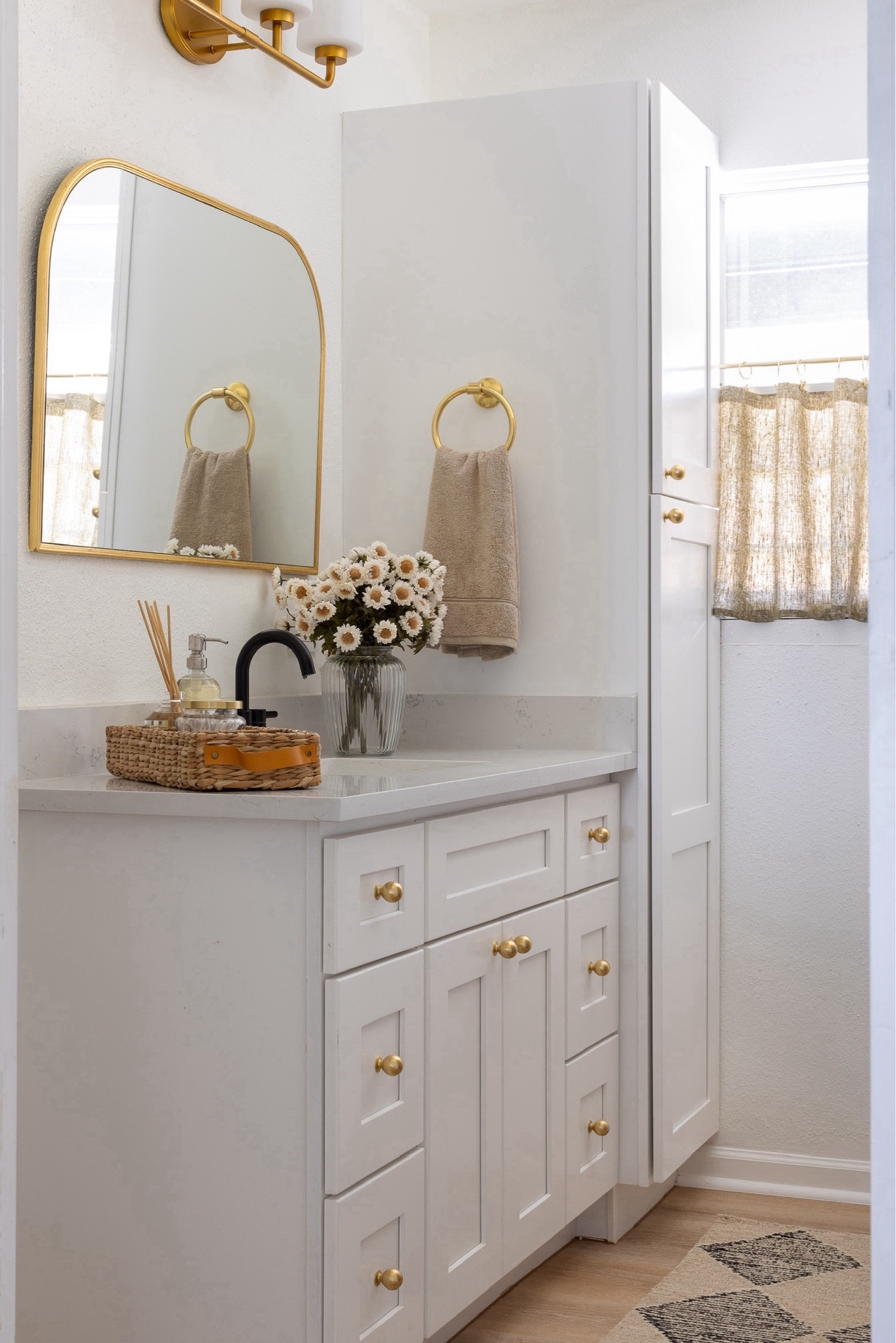 Smiles and Pearls has launched her new Airbnb. Candice went with a modern vintage design for this rancher. 

Home design, modern home decor, Airbnb superhost, home decor, target home decor, Amazon home finds, Amazon home decor, Studio McGee, Threshold, Target home, Target home finds, Target run, Airbnb host, Magnolia Hearth and Hand, Home Depot, Home Depot furniture, living room, bedroom, coffee table, bedding, nursery, new home

#LTKtravel #LTKplussize #LTKhome