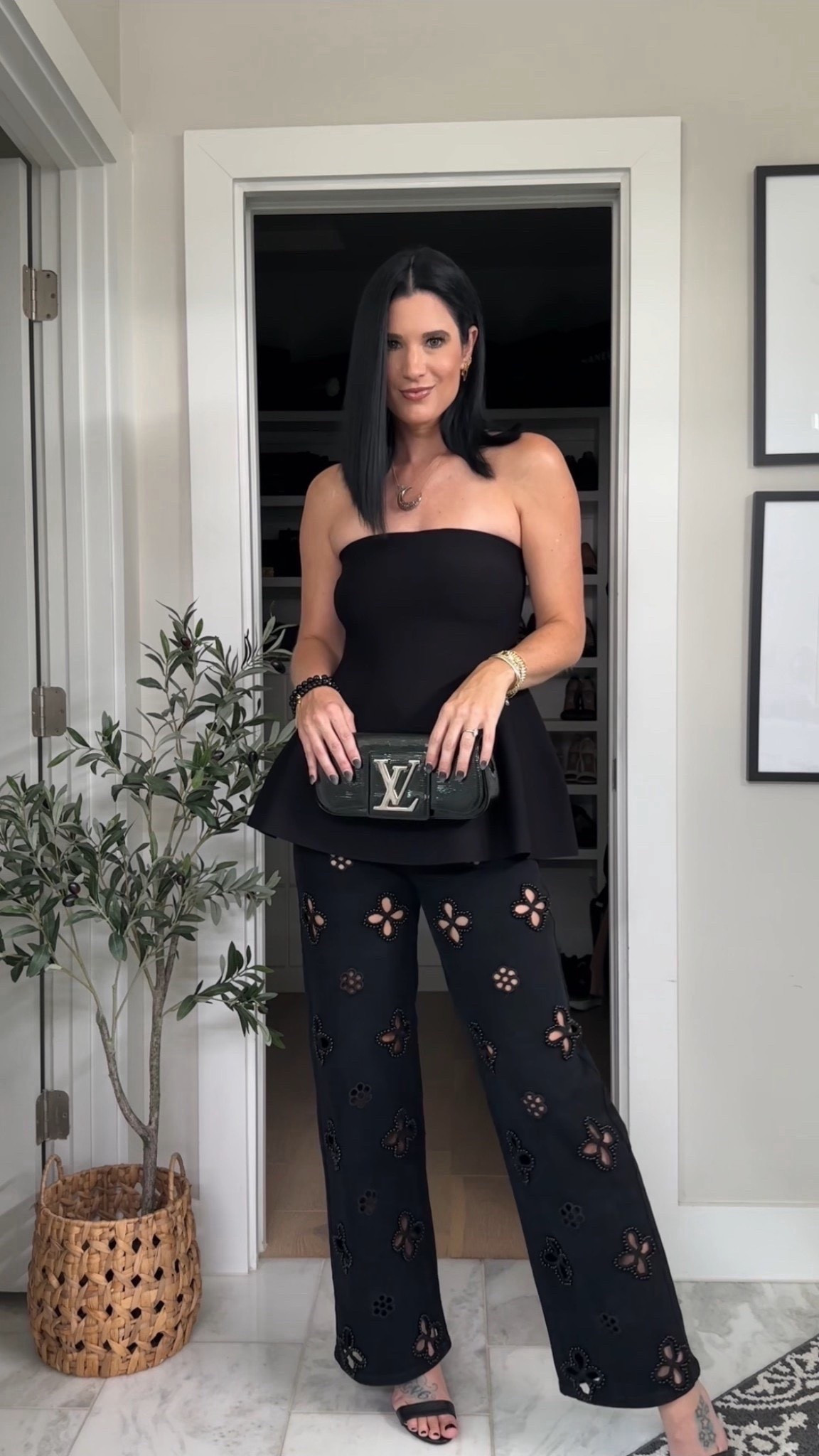 @The Noli Shop is having an extra 50% off of sale. My black pearl jeans are only $79 from $178. I am wearing a size 27.

My @VICI top is almost sold out. I am wearing a size small and you can use code DTKAUSTIN35 for 35% off of your entire order.

#LTKOver40 #LTKSaleAlert #LTKTall