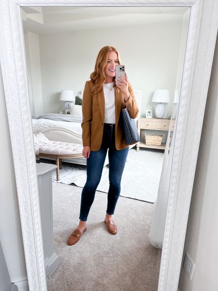 Madewell jeans are 25% off! My favorite pair of skinny jeans!

Fall workwear // work outfit // fall outfit

#LTKSale #LTKsalealert #LTKworkwear
