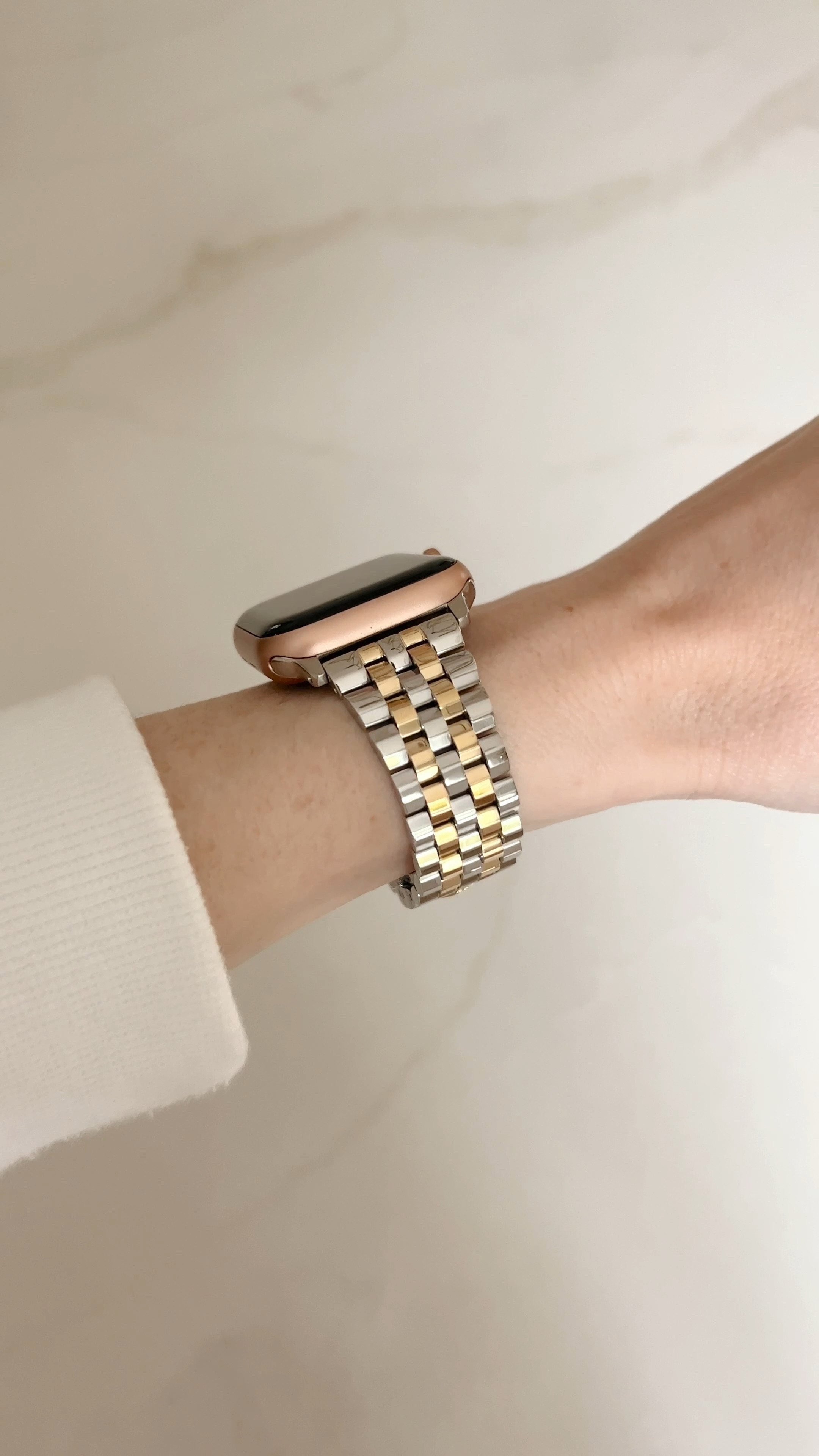 Save 30% on my Kendra Scott Apple Watch band! All finishes are in stock right now! Would make a great gift! 

#LTKCyberWeek #LTKWatchNow #LTKGiftGuide