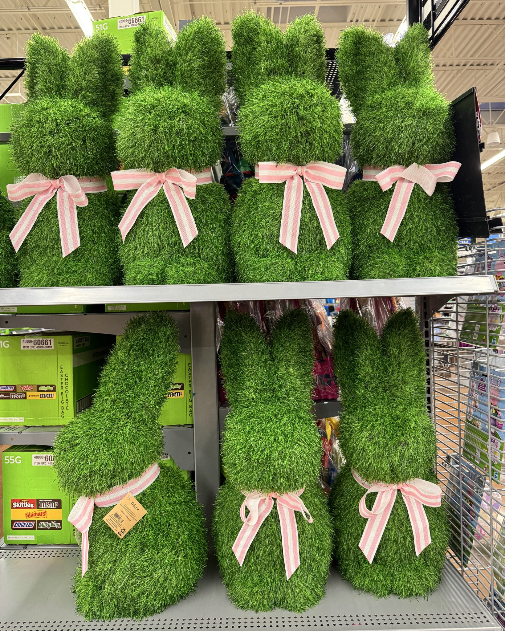 Omggggg look how cute these Easter bunny decorations are !! #easter #easterdecorations #homedecor