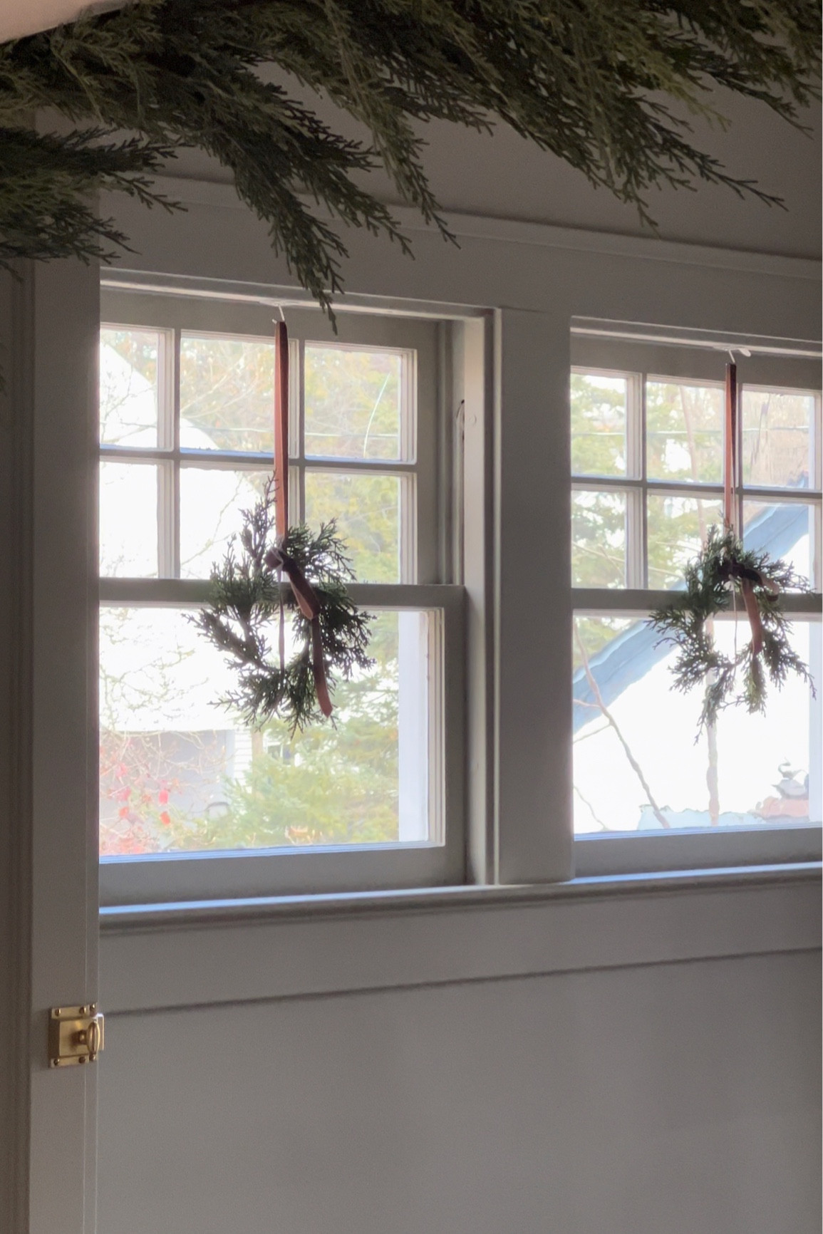 Mini wreaths hung with a ribbon bow 🤎 

#LTKHoliday #LTKhome #LTKSeasonal