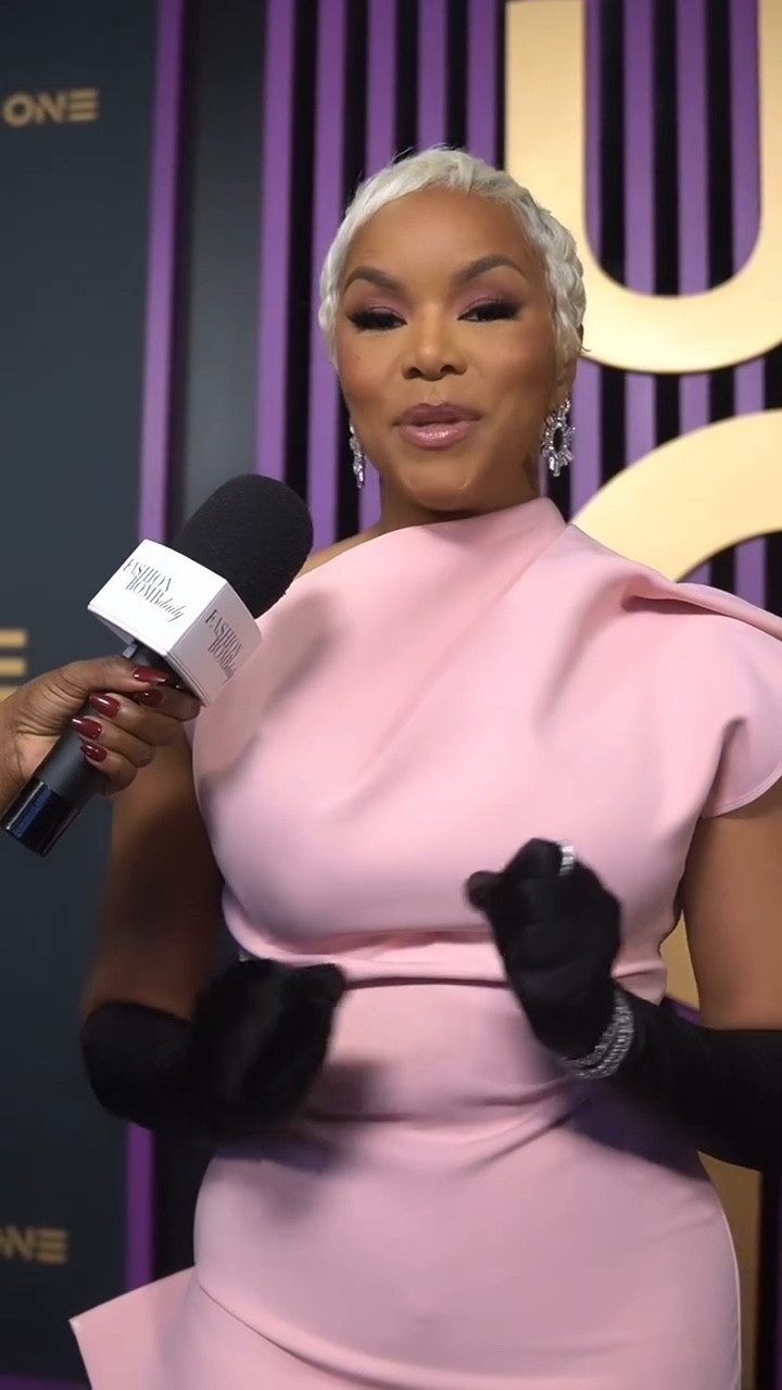 @fashionbombdaily @letoyaluckett chatted with @fashionbombdaily correspondent @sheek.tv at #urbanonehonors wearing a $2,545 @toni_maticevski gown, #balenciaga boots, and gloves from @amazonfashion ! Her first designer purchase was a @gucci bag, how about you? 
Thoughts on her look? Shop her dress at the link in bio! 
🎥 @hollaatkrazy #letoyaluckett #letoyaluckettfbd #maticevski