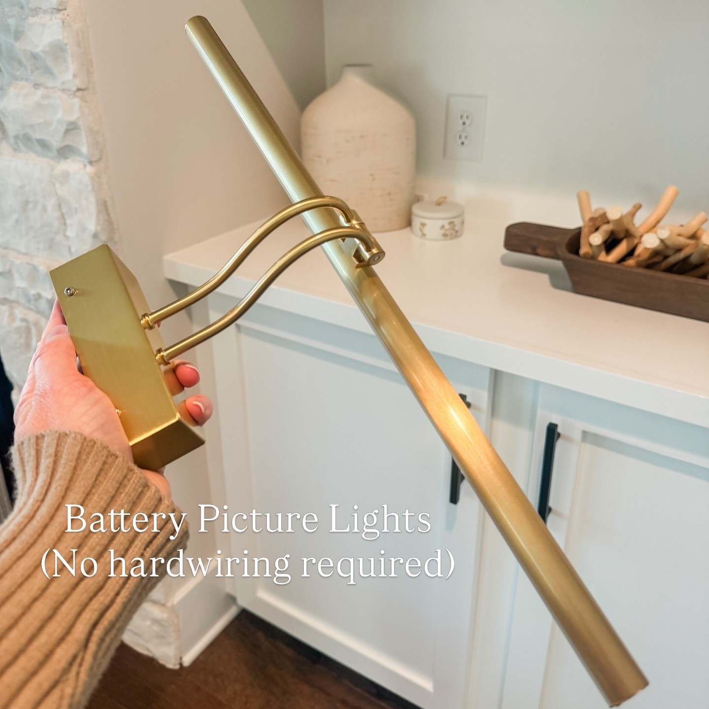 Battery operated picture lights 

Battery lights, Builtin lights, fireplace lights, remote control lights, Amazon picture light, Amazon finds, home decor 

#LTKhome