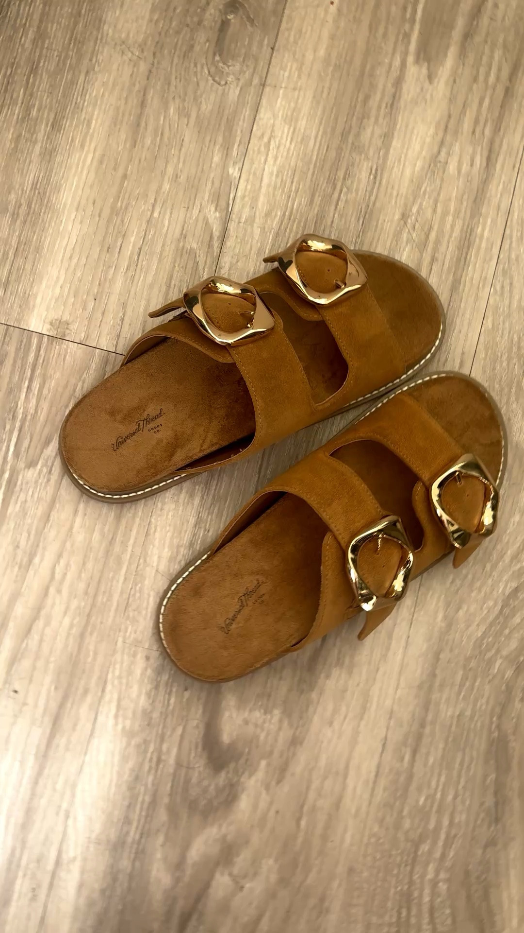 Those comfiest and prettiest sandals for spring. They come in 2 different colors

#LTKootd #LTKmomlife #LTKFestival