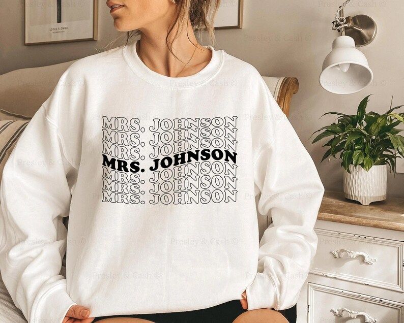 Retro Bride Sweatshirt Customized Fiancé Gift For Her Future Mrs Shirt Honeymoon Sweatshirt Wint... | Etsy (US)