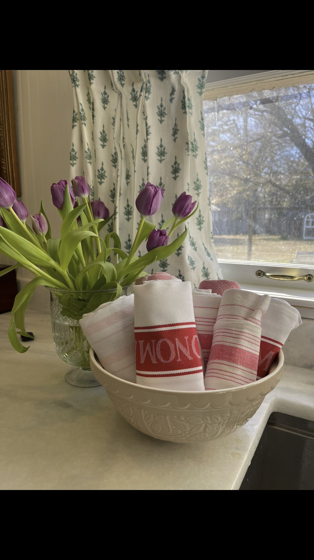 Changing of the bowl from Valentines- just needed a little color.

#LTKHome #LTKSeasonal #LTKStyleTip