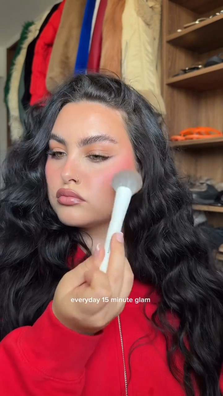 quick everyday makeup, burry me with faux freckles

Makeup, makeup routine, glowy makeupp

#LTKBeauty