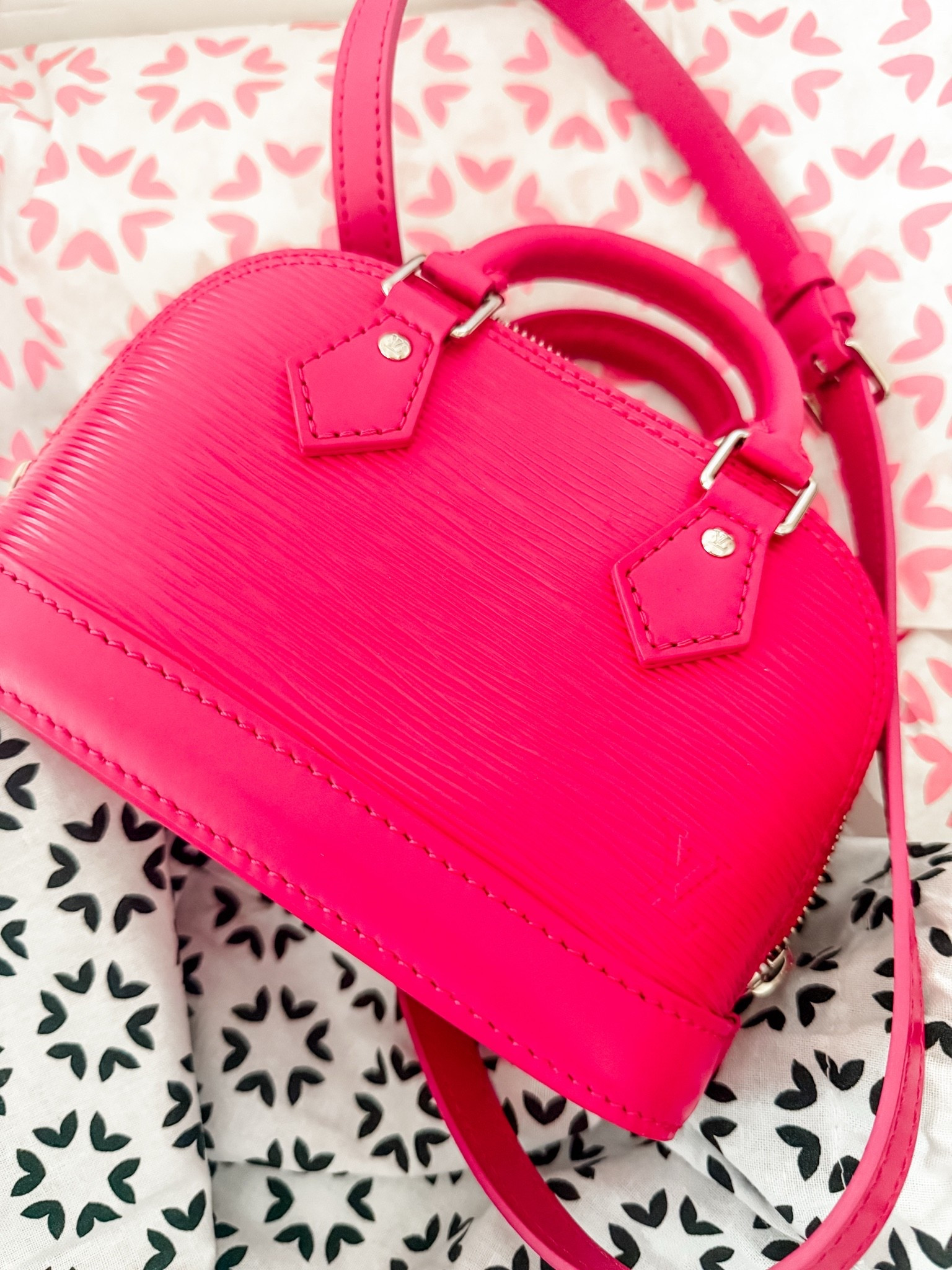 @Vivrelle code: livinglargeinlilly gets you 1 month FREE on me! 

#designerbag #louisvuitton #livinglargeinlilly #ltkcollab

#LTKootd #LTKdayinmylife