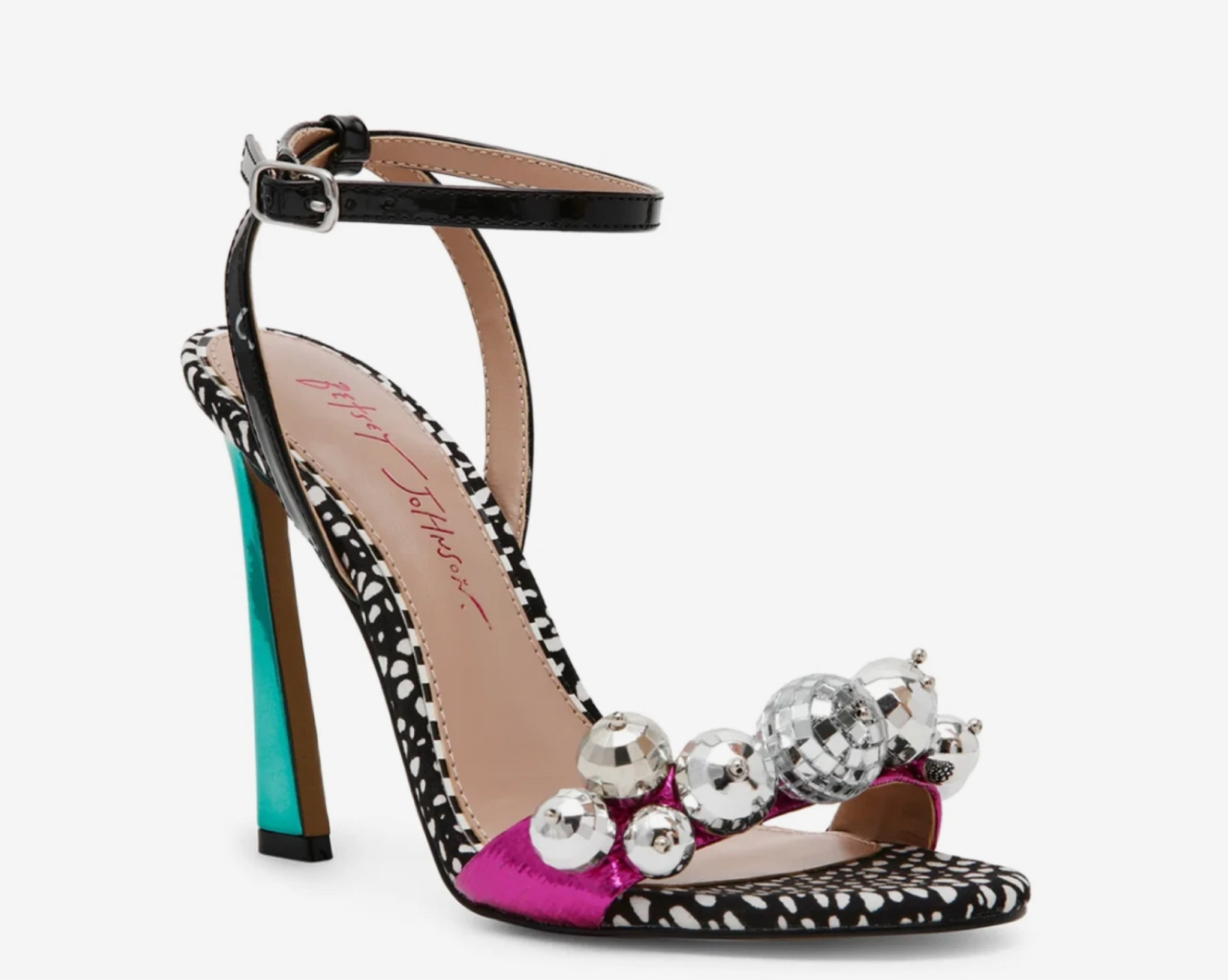 The PERFECT New Year’s Eve Heels 🪩 



#LTKSaleAlert #LTKHoliday #LTKSeasonal