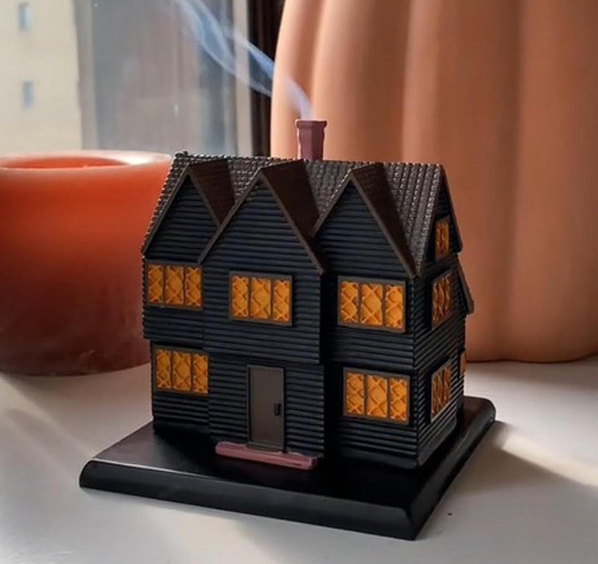 Hocus Pocus vibes for Halloween!

All my new Halloween decor is linked here. 90s theme is here. 

#halloween #falldecor #90sdecor #vintagefall #vintagehalloween

#LTKSeasonal #LTKHome