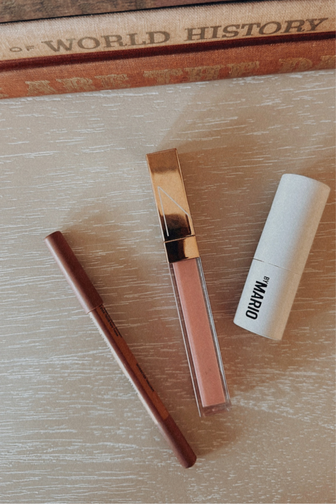 Go to lip combo
Liner: wherever walnut 
Lip stick: Sam
Gloss: Turkish delight 