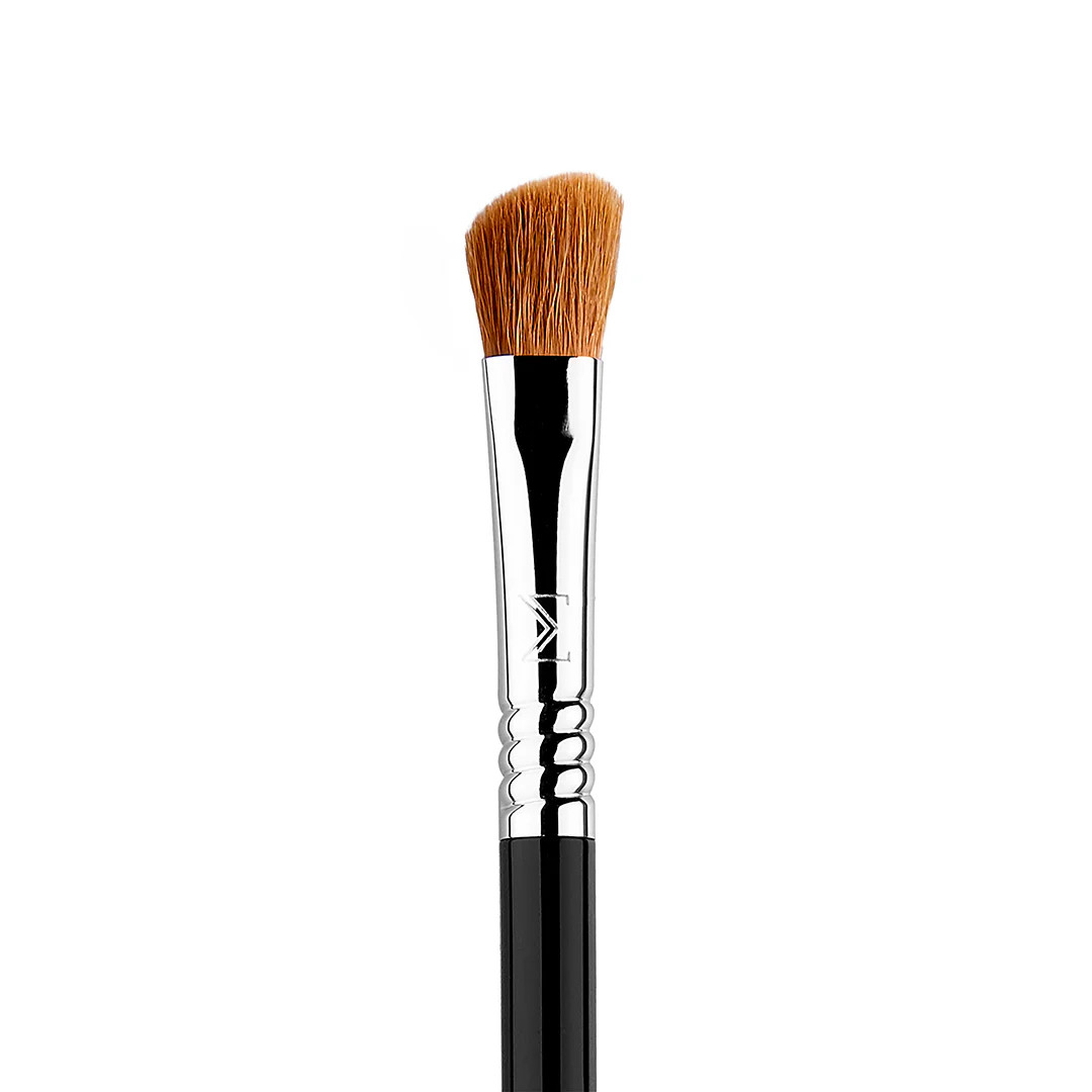 E70 MEDIUM ANGLED SHADING BRUSH | Sigma Beauty