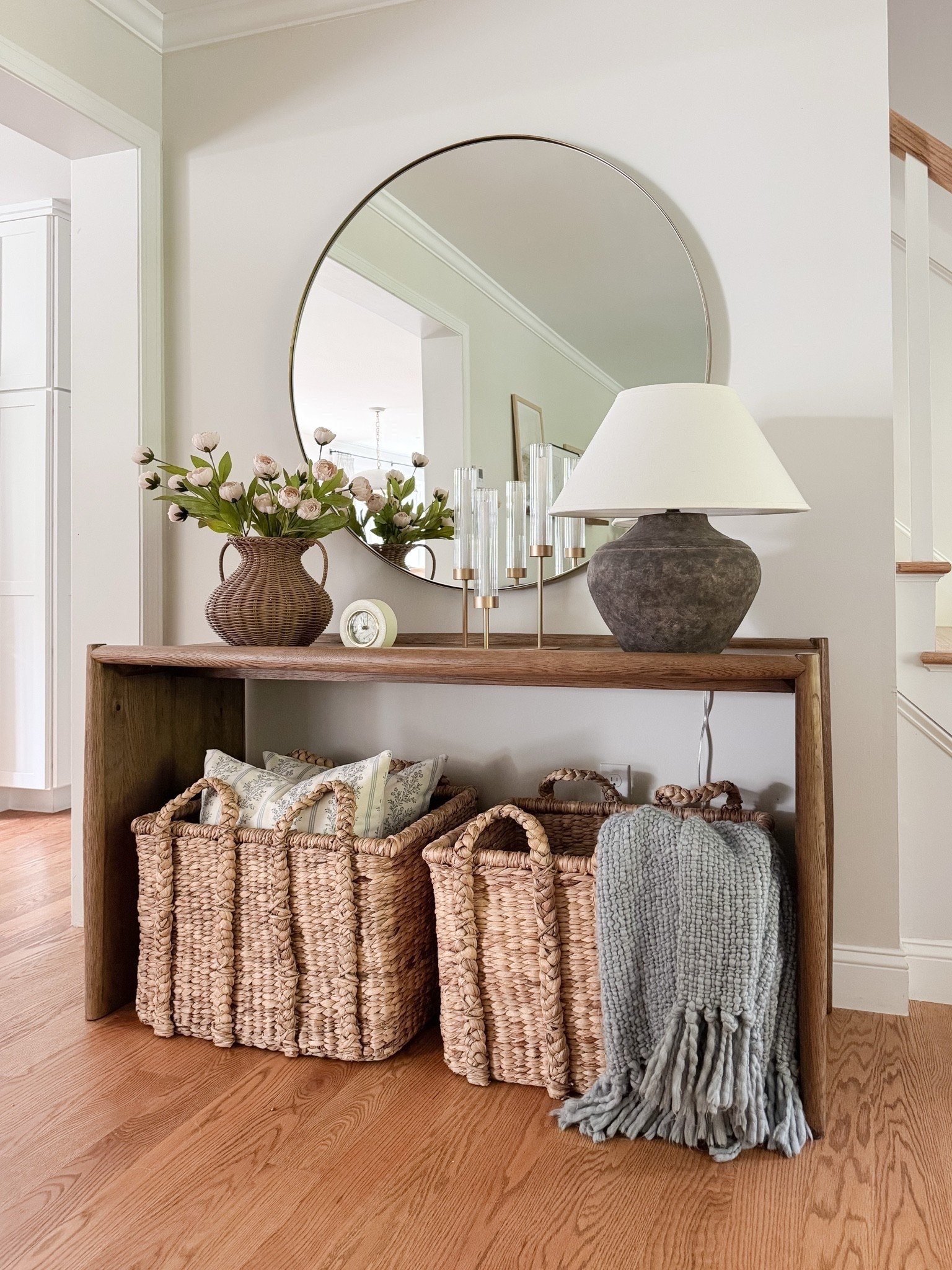 You’ve all been loving entryway decor ideas over the past few weeks 🤍 Loving our new baskets! There are also some sale picks linked and shown here!

#LTKHome
