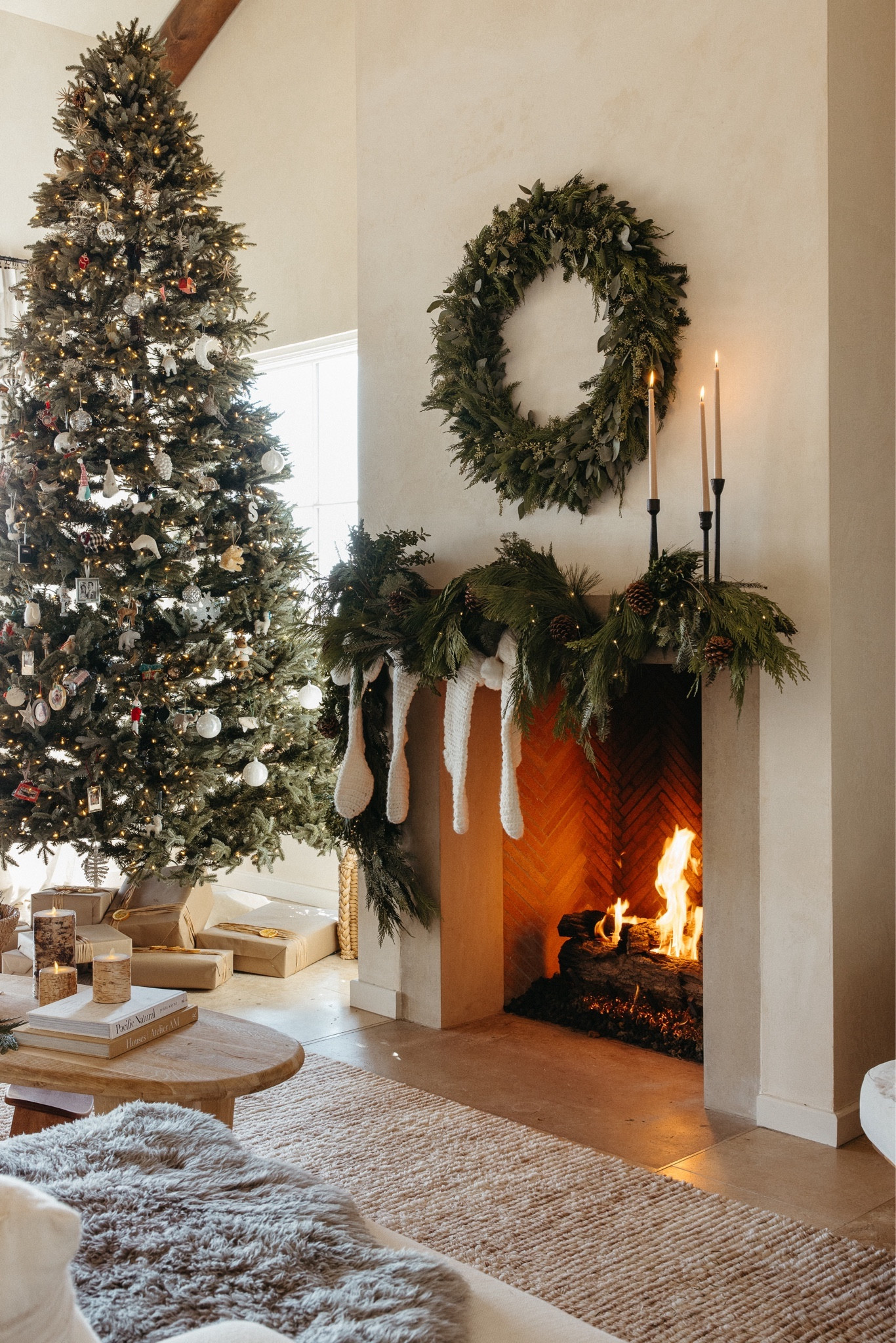 One of my favorite things about the holidays, the decorations✨

#LTKHoliday #LTKSeasonal #LTKhome