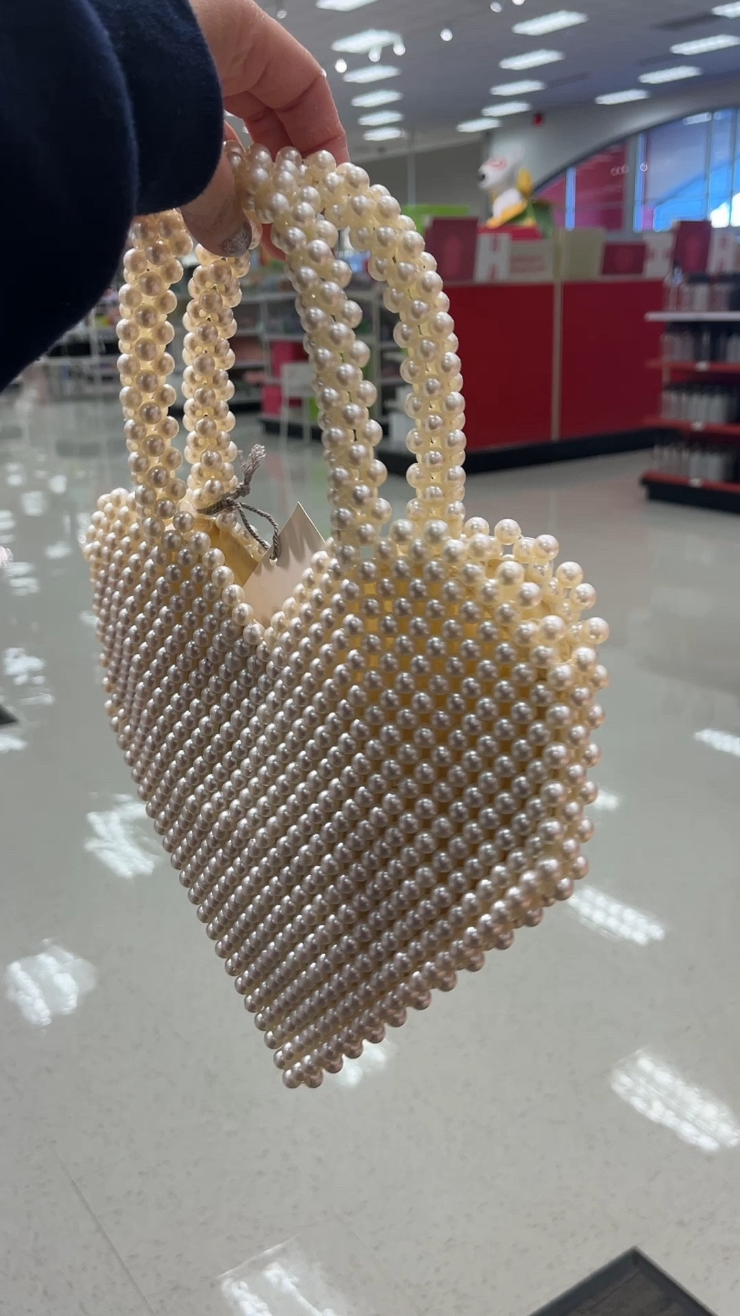 Obsessing over this statement purse. Who doesn’t love a statement piece. This is precious to dress up a casual outfit or just pair with a valentines dress 🩷

#LTKSeasonal #LTKMostLoved #LTKGiftGuide