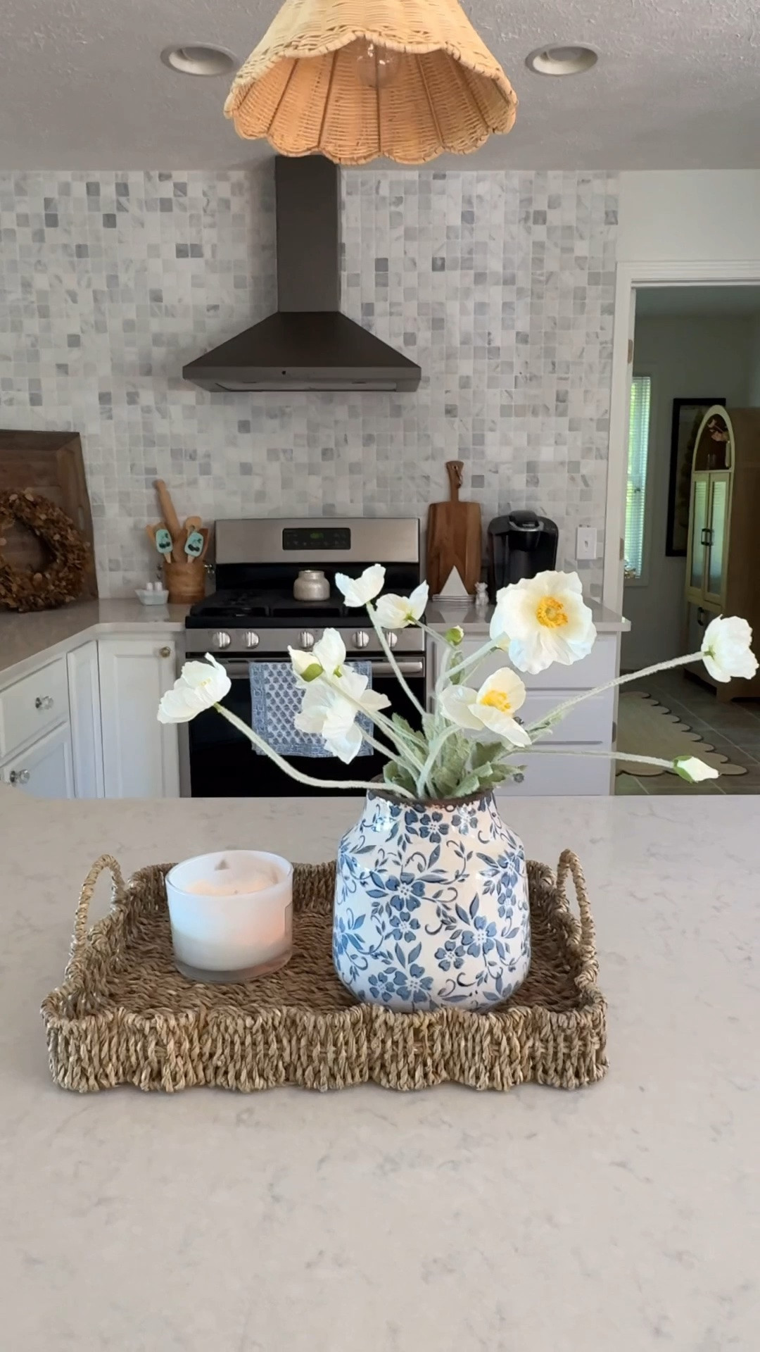 Create a quick and easy addition to your kitchen or patio that adds texture warmth and beauty! 
#florals #vase #seagrass #yray
