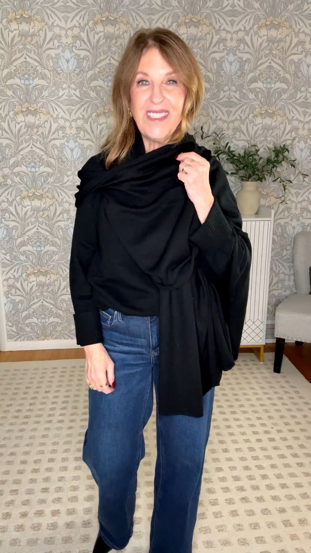 I really like the Quince cashmere wrap. It’s a great piece to wear around the house, over your shoulders, on the go, or when traveling. It’s a thoughtful gift idea and an item you will count on to keep warm and to complete your outfit!

@onequince
#quincepartner

#LTKHoliday #LTKOver40 #LTKGiftGuide