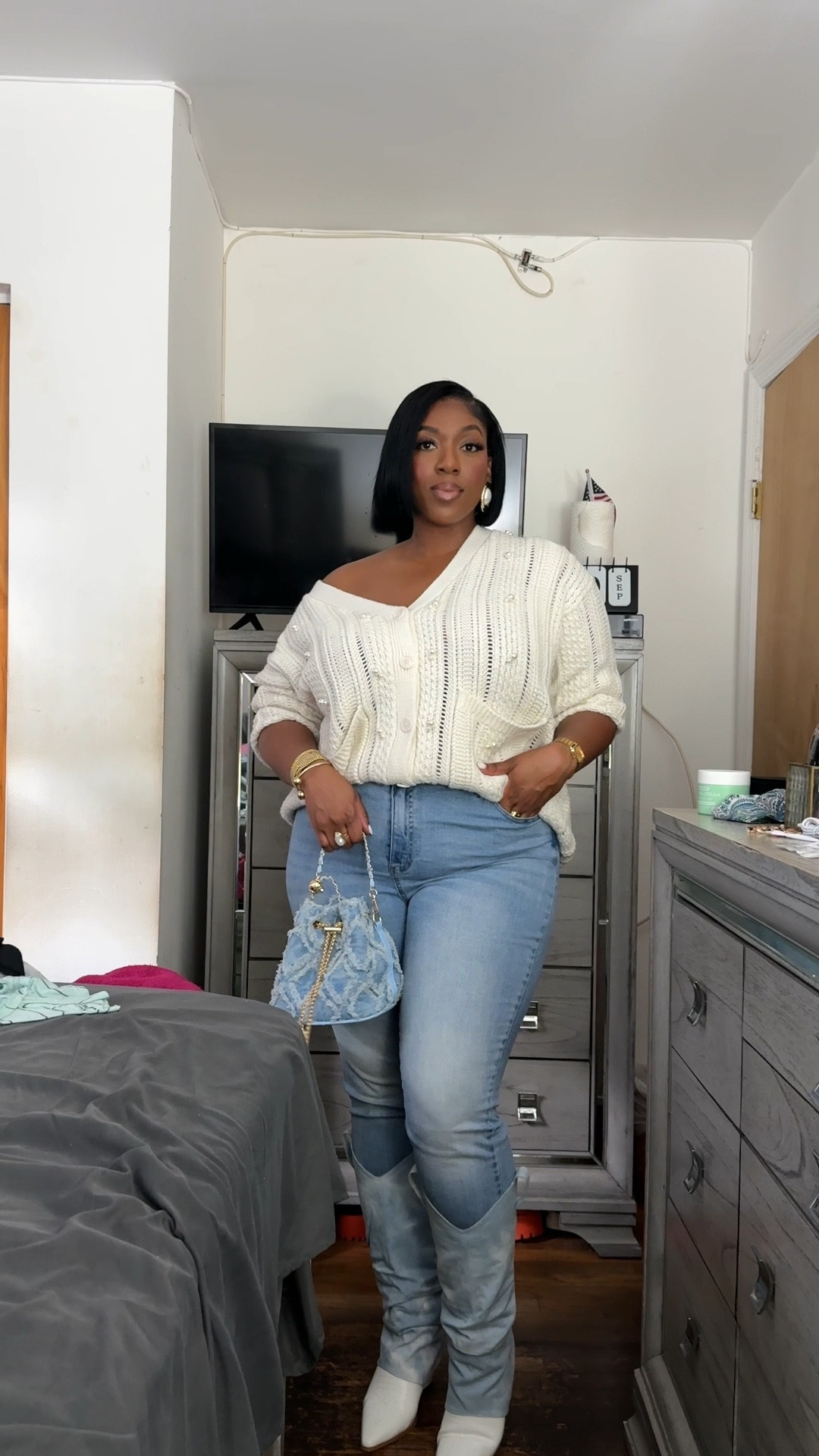 Sweater size 1X for an oversized look 

#LTKStyleTip #LTKFindsUnder100 #LTKPlusSize