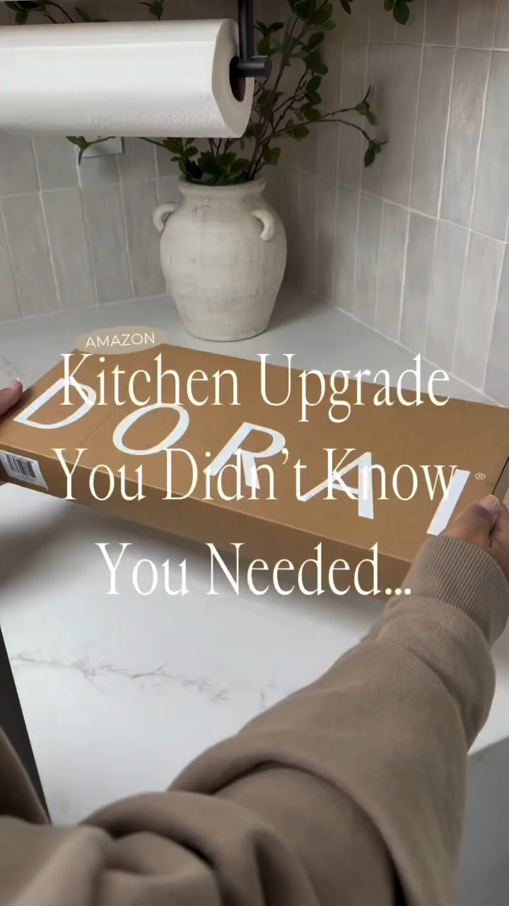 Stone Dish Drying Mat 🍽️🫧🧼🧽💦✨ 

One of those small upgrades that makes a big difference 👀
✔️ Absorbs water instantly
✔️ Dries faster than fabric mats
✔️ Helps prevent mold + mildew
✔️ Folds away to save space

My sink area stays clean, dry, and clutter-free now ✨
Such a simple swap but it honestly elevates the whole kitchen

Shop it in my bi0 🔗

#amazonhomefinds #kitchenorganization #homehacks #cleanhome amazonmusthaves