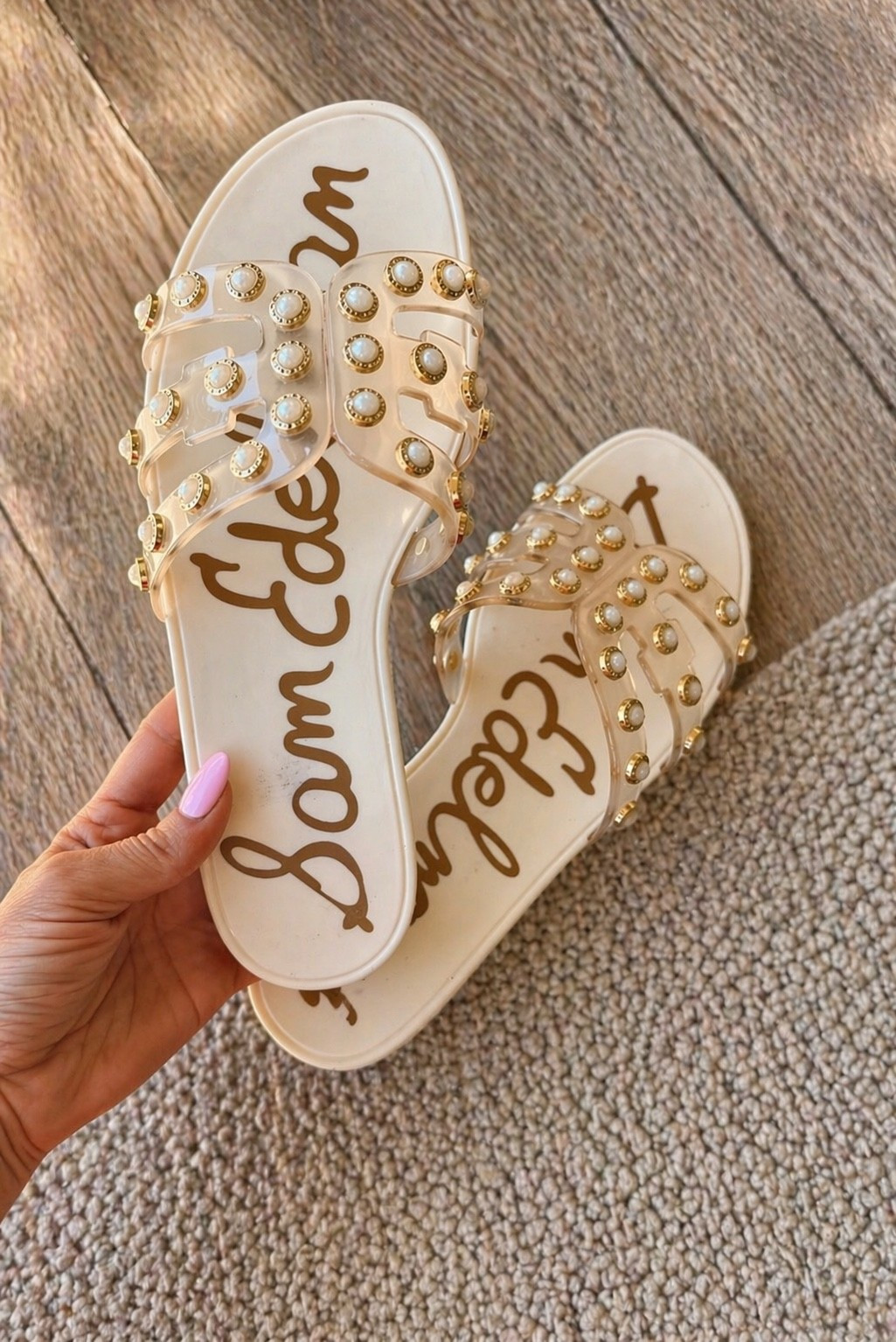 These are hands down my dreamiest summer sandals 🤍✨ I’ve already been wearing them nonstop!! They go with EVERYTHING—jeans, dresses, pool days, vacay looks… literally your grab-and-go shoe all season 🙌🏼

They give designer vibes without the crazy price and are actually so comfy too 🙏🏼 hurry because these will sell out FAST!!

Shop them here 👇🏼
https://www.shopltk.com/explore/Simply_schade

#LTKStyle #LTKFinds #SummerStyle #SummerSandals #SandalSeason #VacationOutfits #BeachStyle #CasualChic #EverydayStyle #OOTD #AffordableStyle #DesignerLookForLess #LTKUnder100 #FashionFinds #SimplySchade

#LTKSaleAlert #LTKMothersDay #LTKOver40