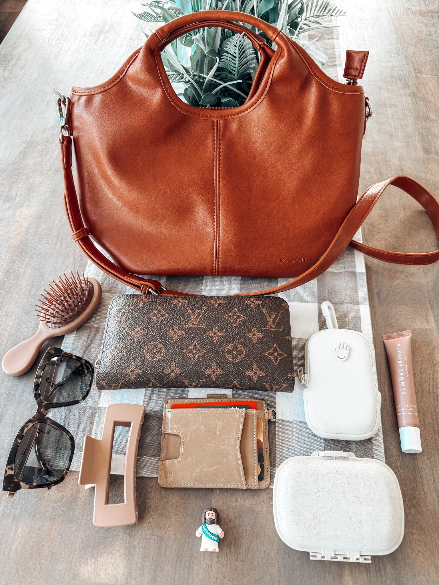 What’s in my bag! This began leather bag from Amazon Holds a ton! Currently 25% off 

#LTKmomlife #LTKgrwm #LTKSaleAlert